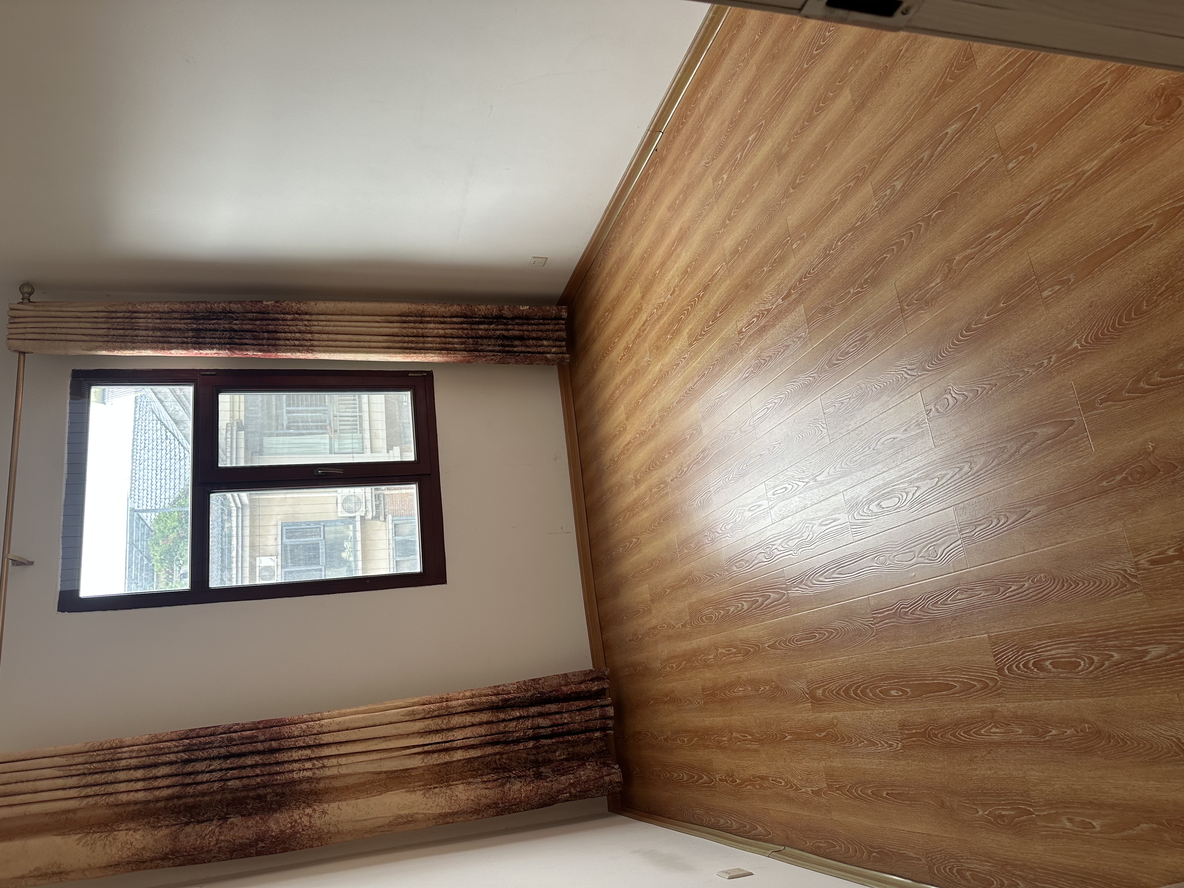 国土鑫苑 4室2厅2卫 1500.0元/月 国土鑫苑 4室2厅2卫 1500.0元/月室内图