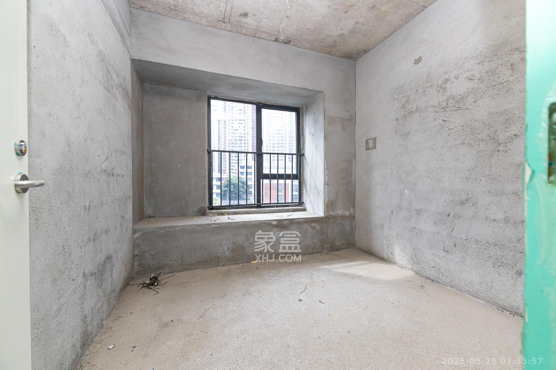 越秀湘江星汇城二期  4室2厅2卫    129.8万 越秀湘江星汇城二期  4室2厅2卫    129.8万卧室