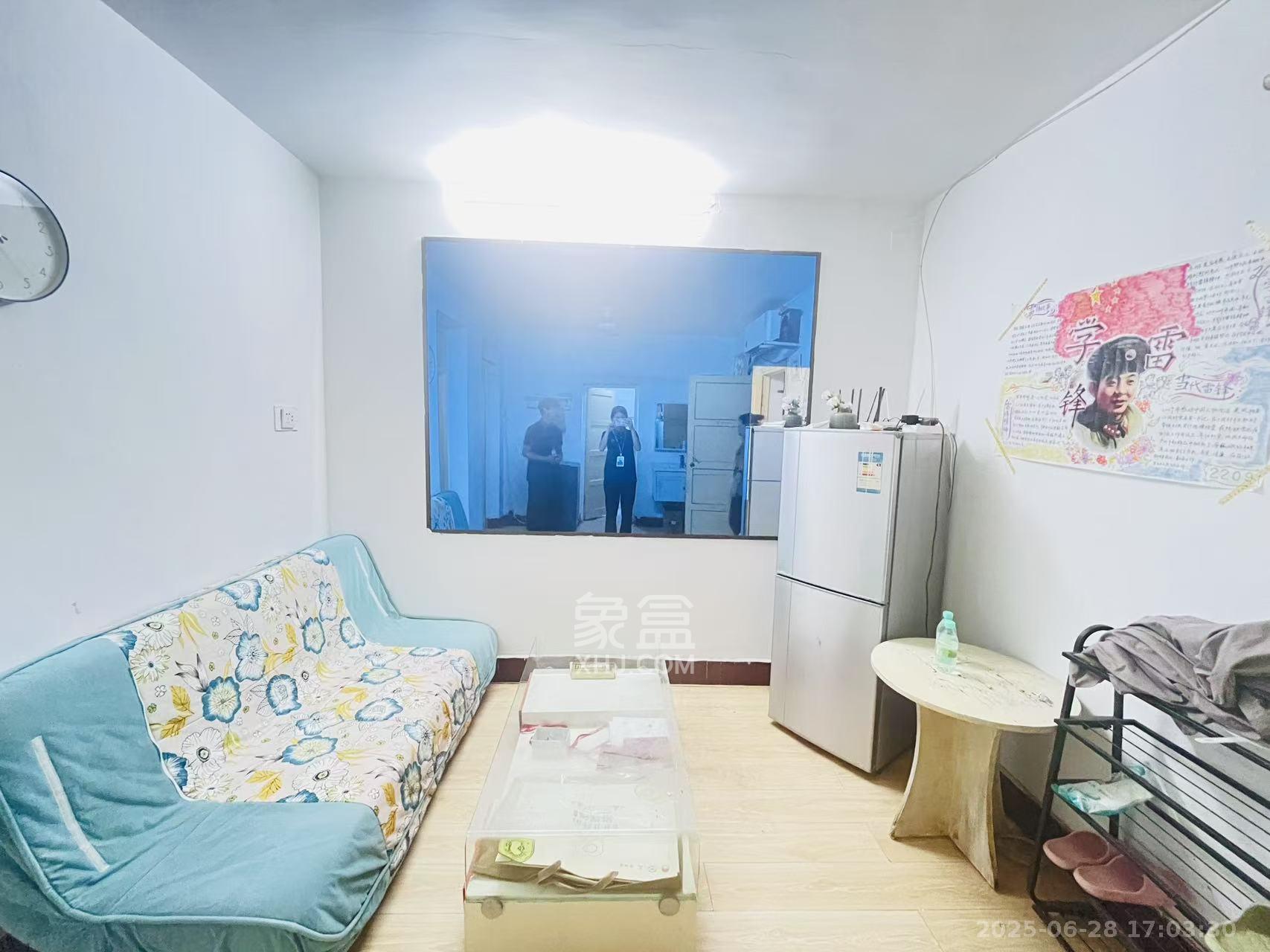 长郡花园  2室1厅1卫   2400.00元/月