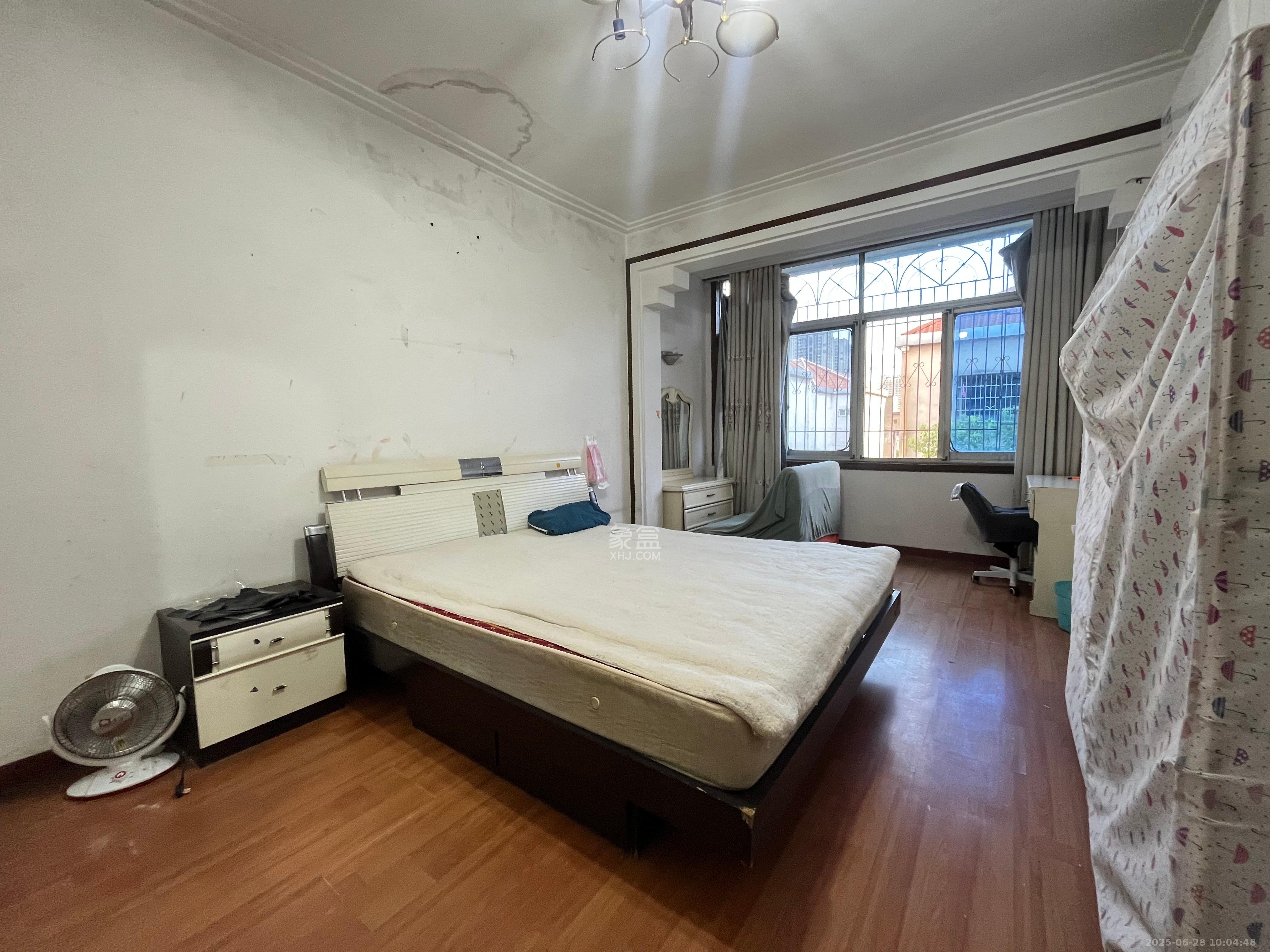 市直属机关宿舍 3室1厅1卫 1600.0元/月 市直属机关宿舍 3室1厅1卫 1600.0元/月室内图