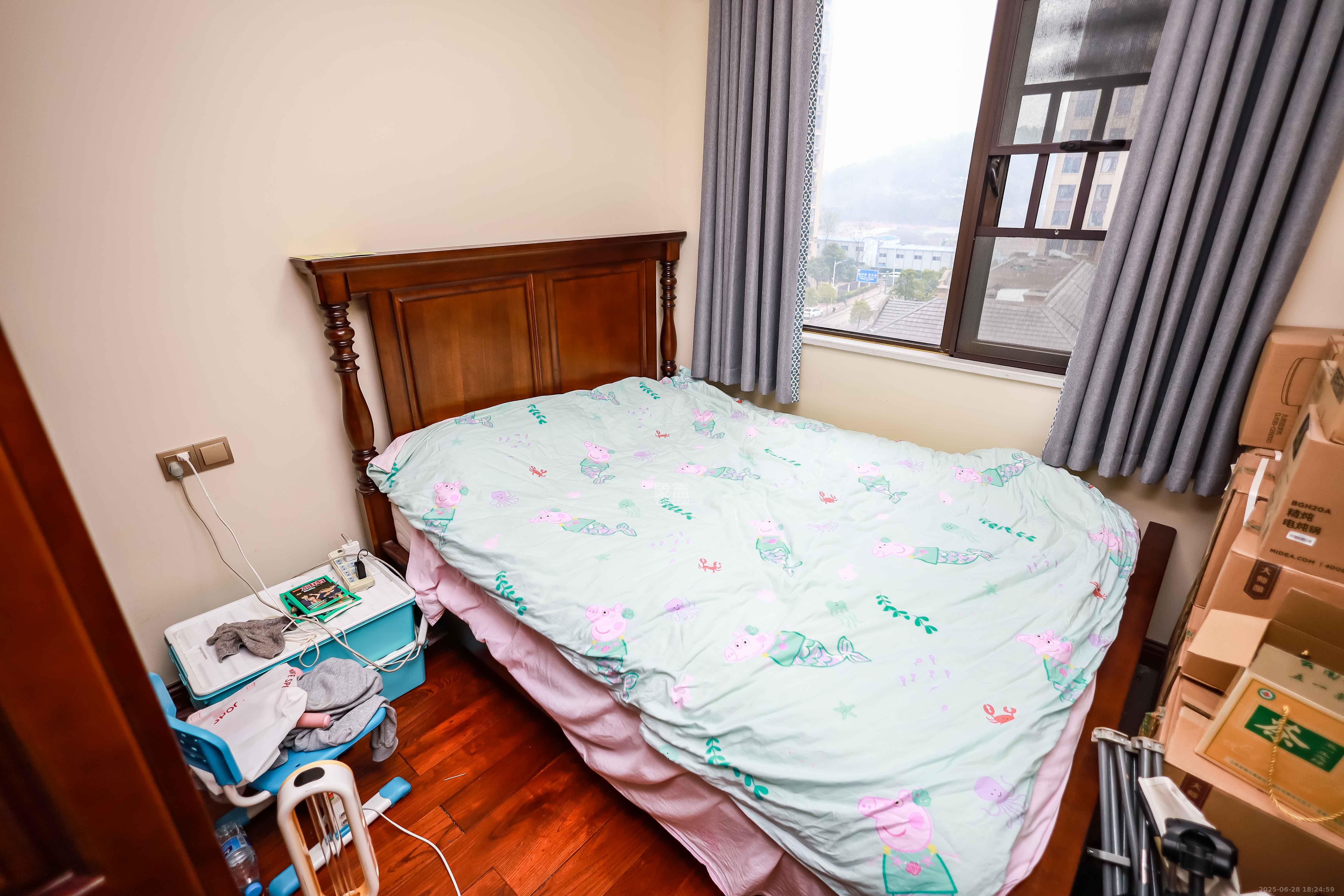 奥克斯缔壹城  4室2厅2卫   3500.00元/月室内图