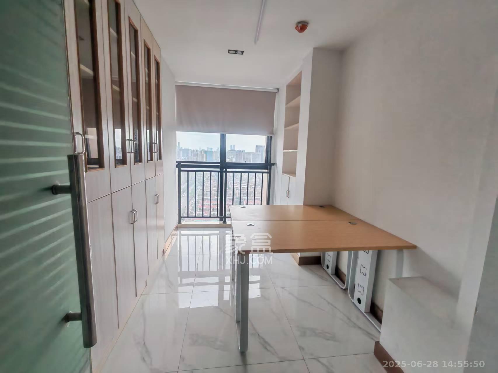 万坤图财富广场 2室1厅1卫 4500.0元/月 万坤图财富广场 2室1厅1卫 4500.0元/月室内图