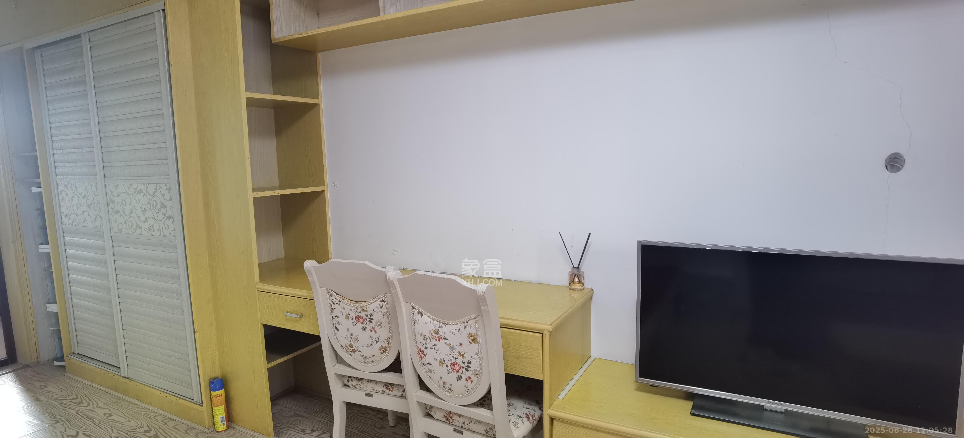 上峰苑(兰亭玥岛)  1室1厅1卫    1400.0元/月 上峰苑(兰亭玥岛)  1室1厅1卫    1400.0元/月室内图