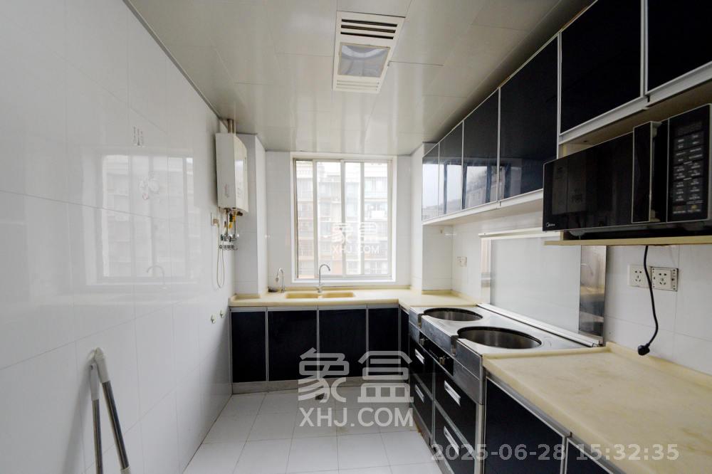 福乐康城 4室2厅1卫 3600.0元/月 福乐康城 4室2厅1卫 3600.0元/月室内图