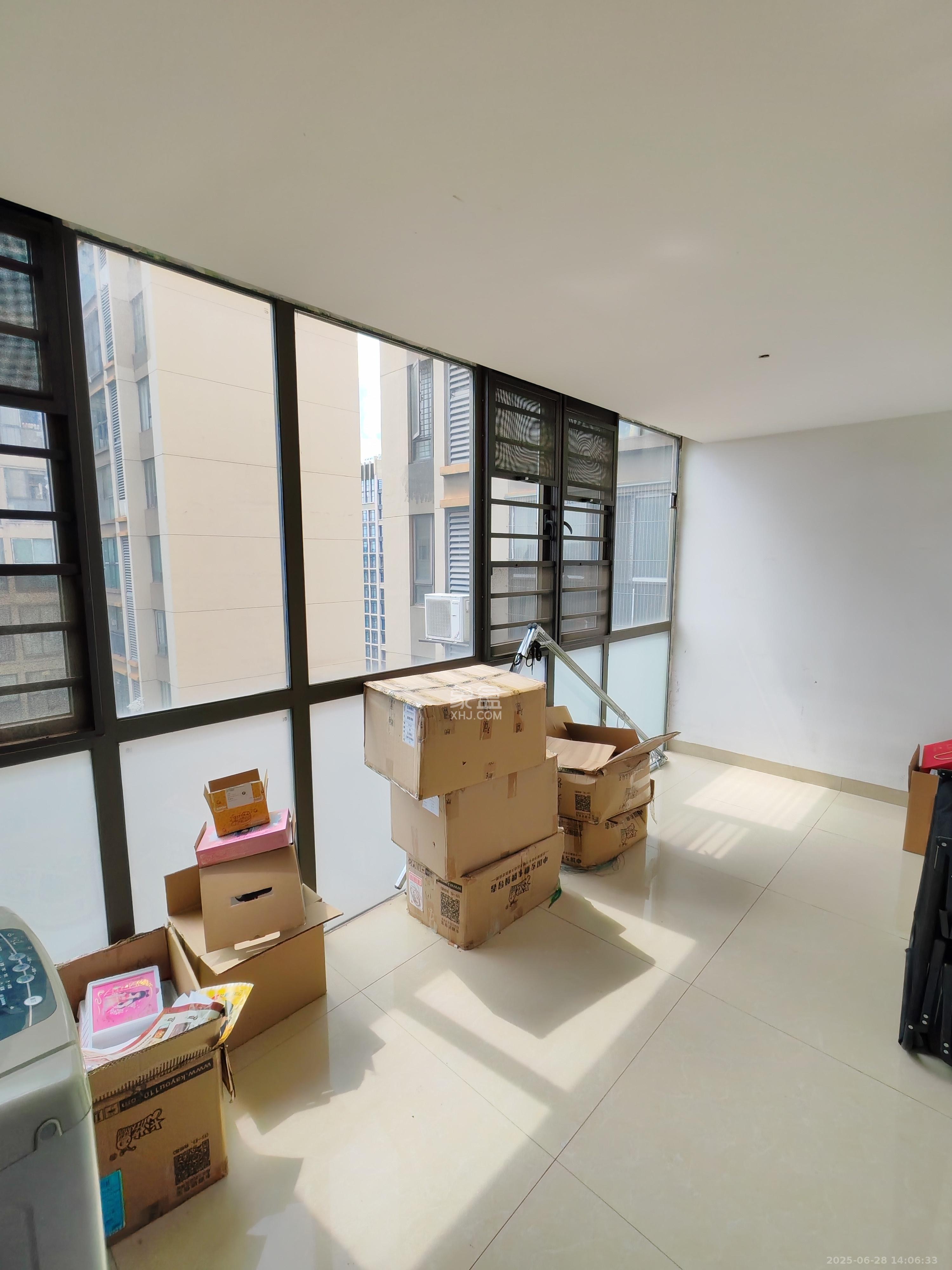 雨花公馆(紫苔名苑) 3室2厅2卫 2600.0元/月 雨花公馆(紫苔名苑) 3室2厅2卫 2600.0元/月室内图