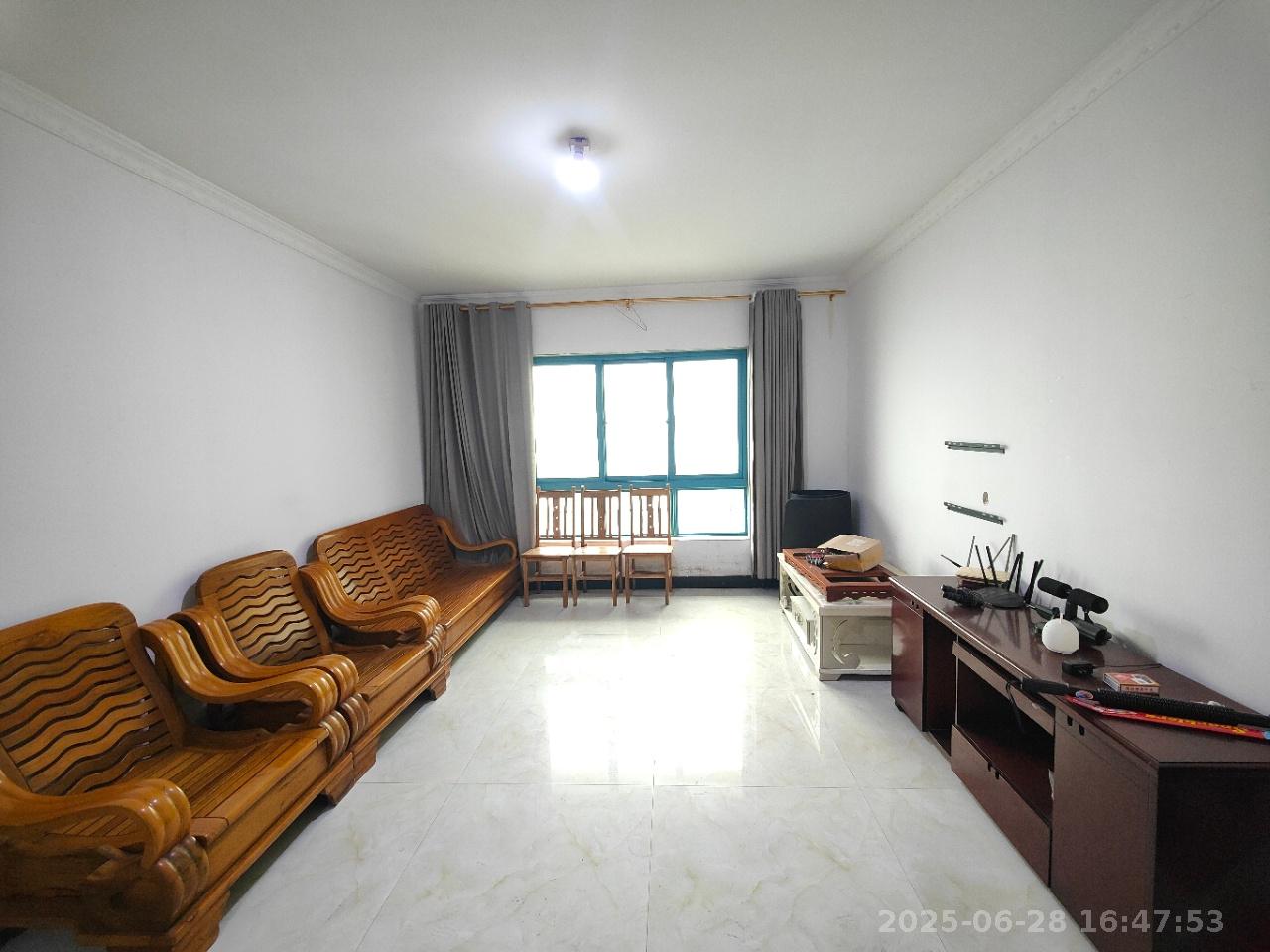 蝴蝶谷 3室2厅1卫 1600.0元/月 蝴蝶谷 3室2厅1卫 1600.0元/月室内图