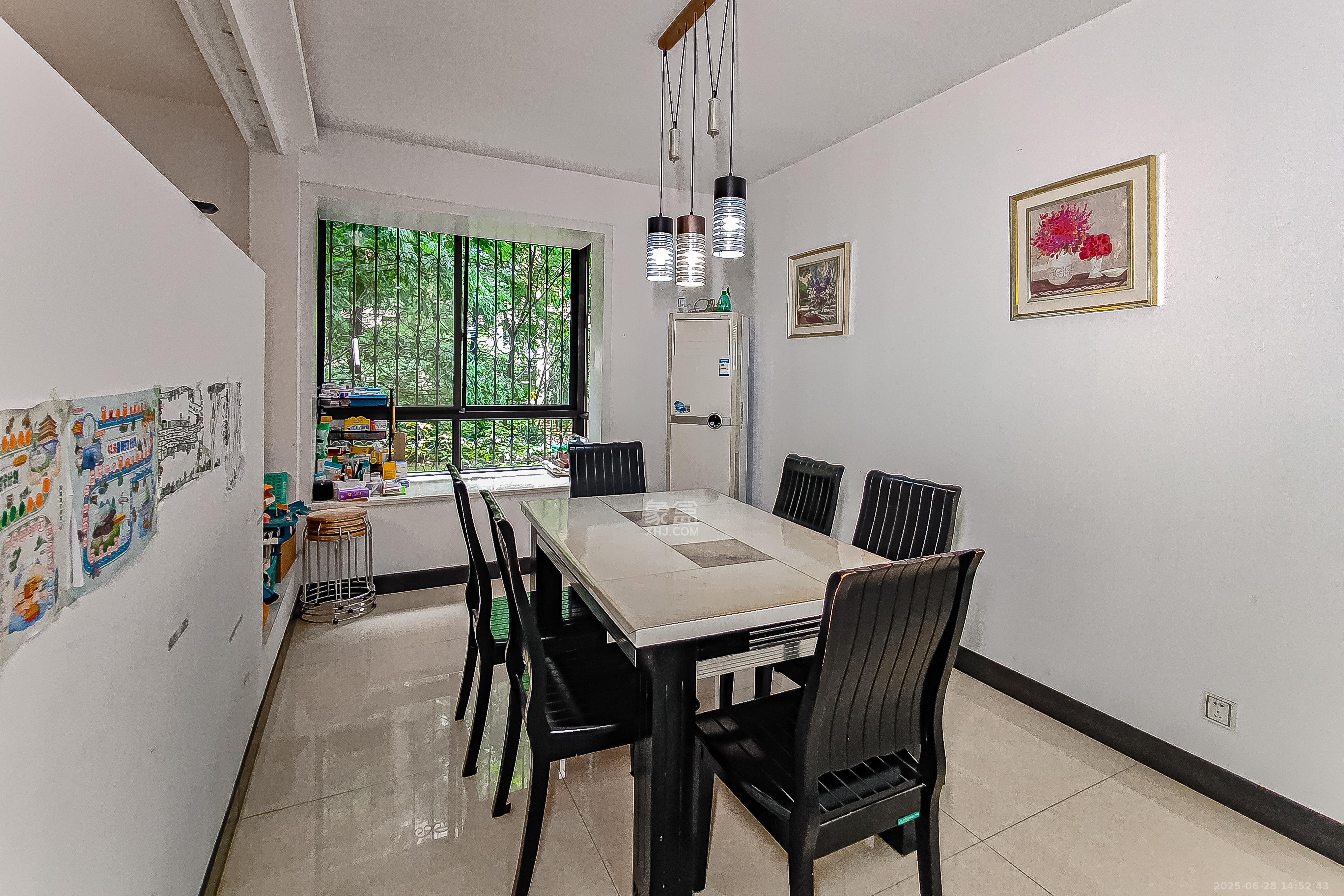 华润凤凰城一期 4室2厅2卫 105.0万 华润凤凰城一期 4室2厅2卫 105.0万客厅