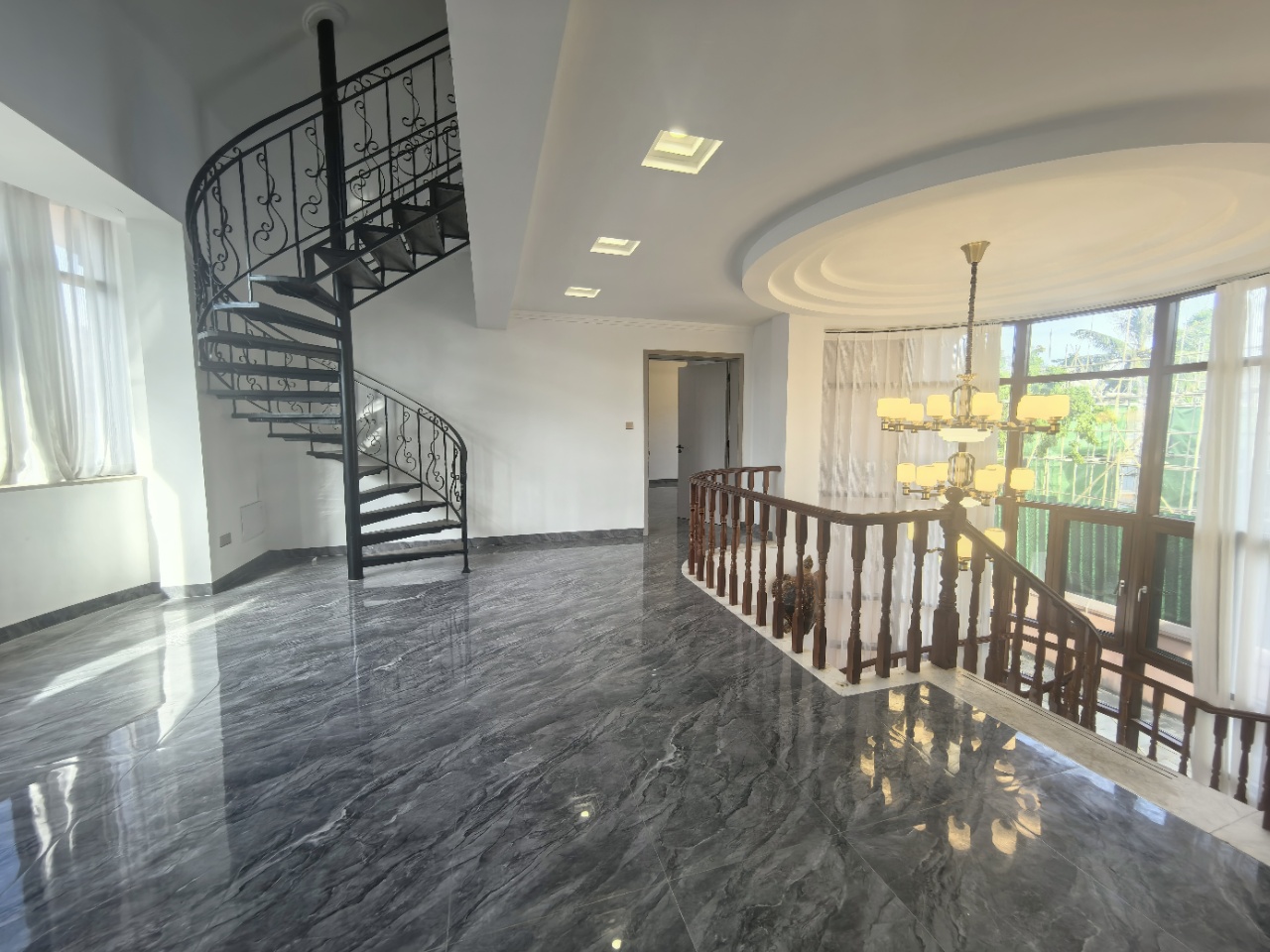 黄金海岸花园 9室2厅4卫 35000.0元/月 黄金海岸花园 9室2厅4卫 35000.0元/月室内图