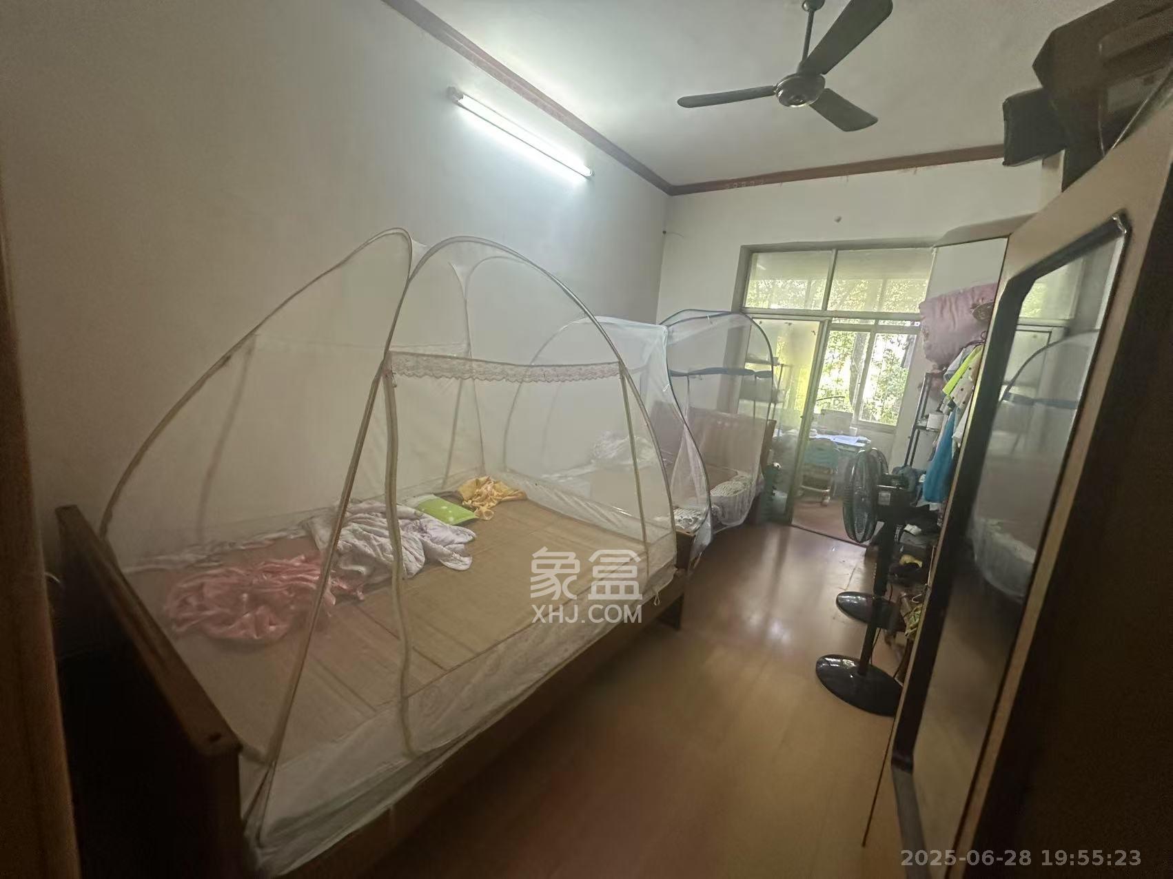 省政府机关二院  4室1厅1卫    2400.0元/月 省政府机关二院  4室1厅1卫    2400.0元/月室内图