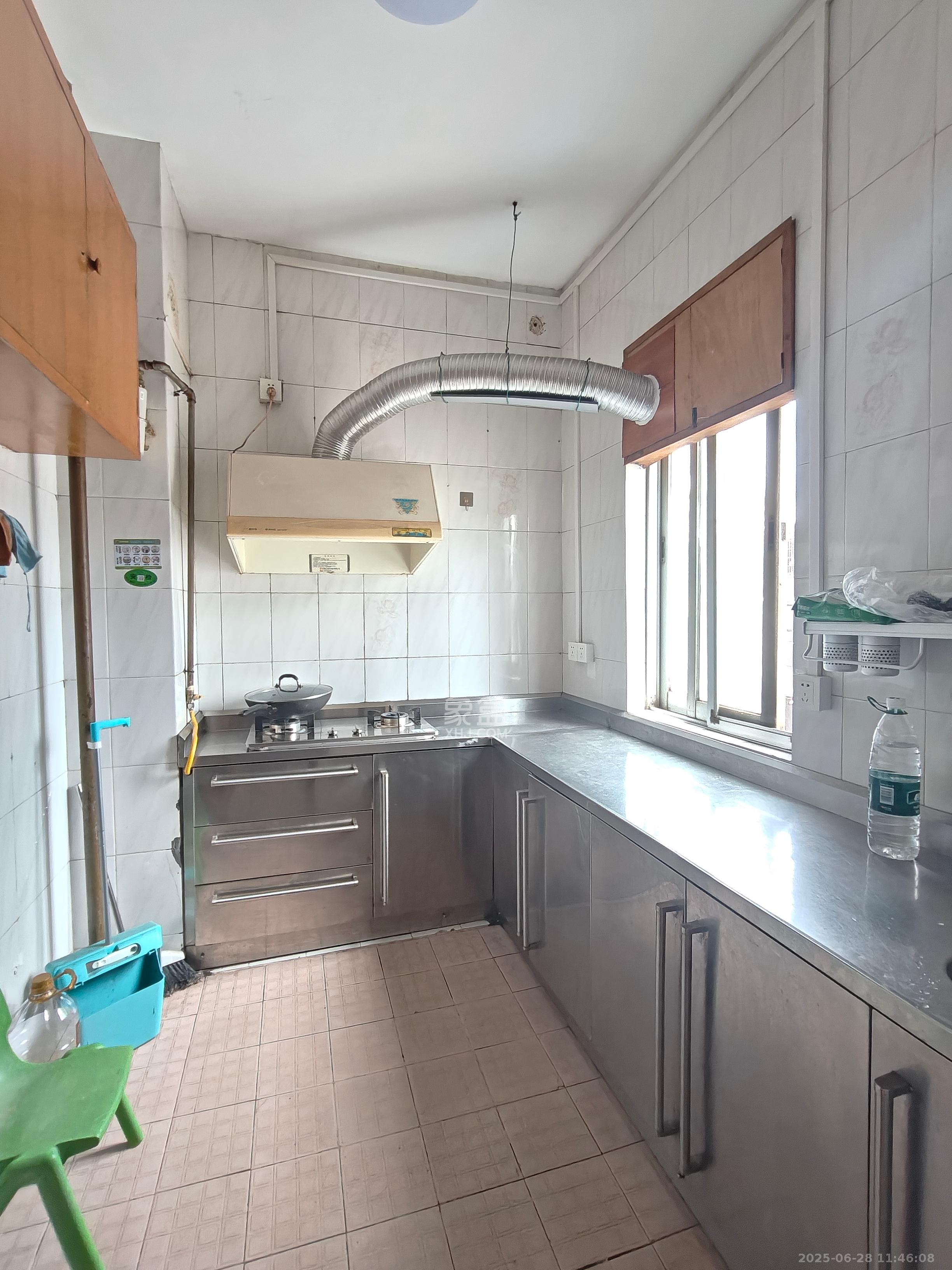 华天大酒店宿舍楼 3室1厅1卫 3000.0元/月 华天大酒店宿舍楼 3室1厅1卫 3000.0元/月室内图