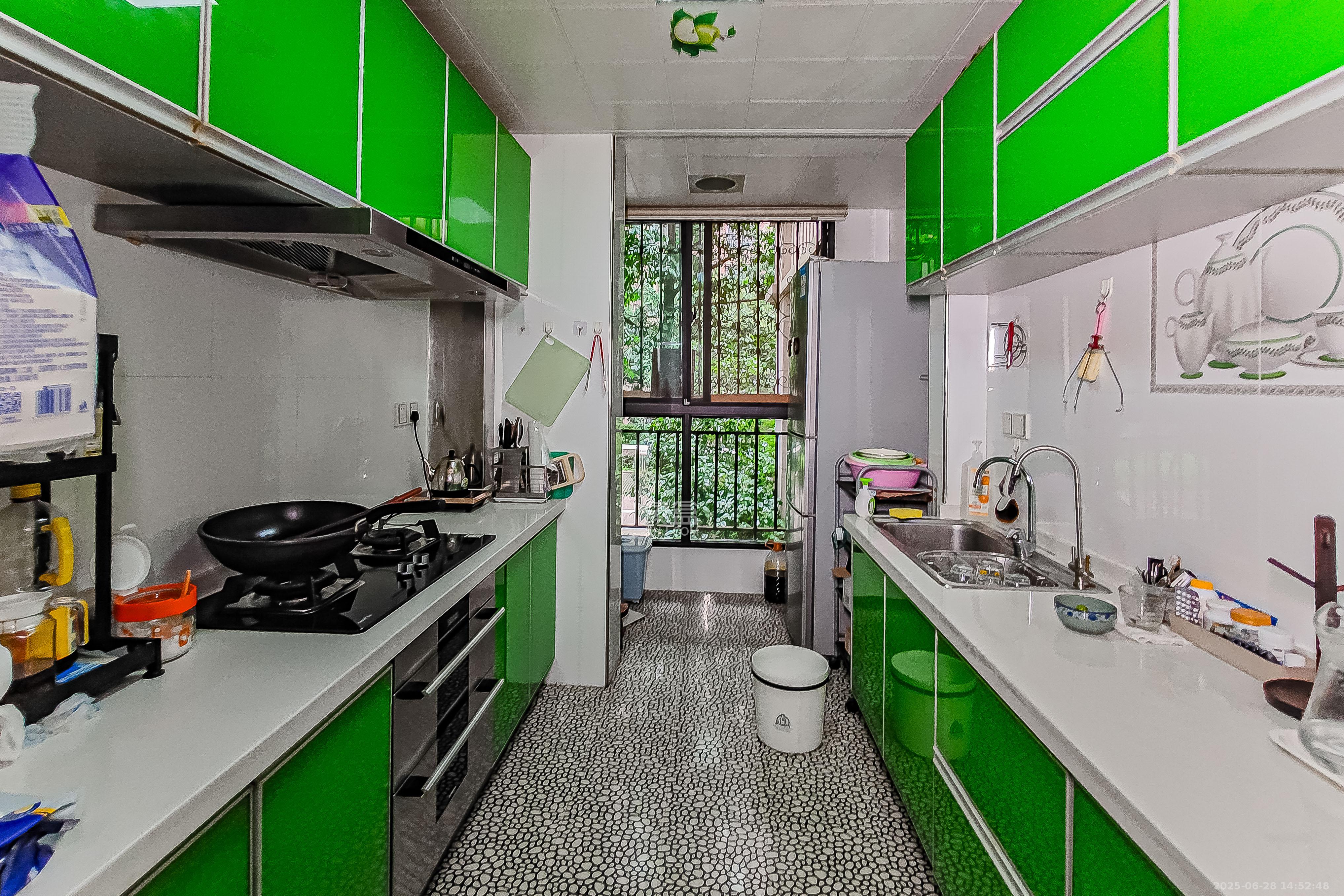 华润凤凰城一期 4室2厅2卫 105.0万 华润凤凰城一期 4室2厅2卫 105.0万厨房