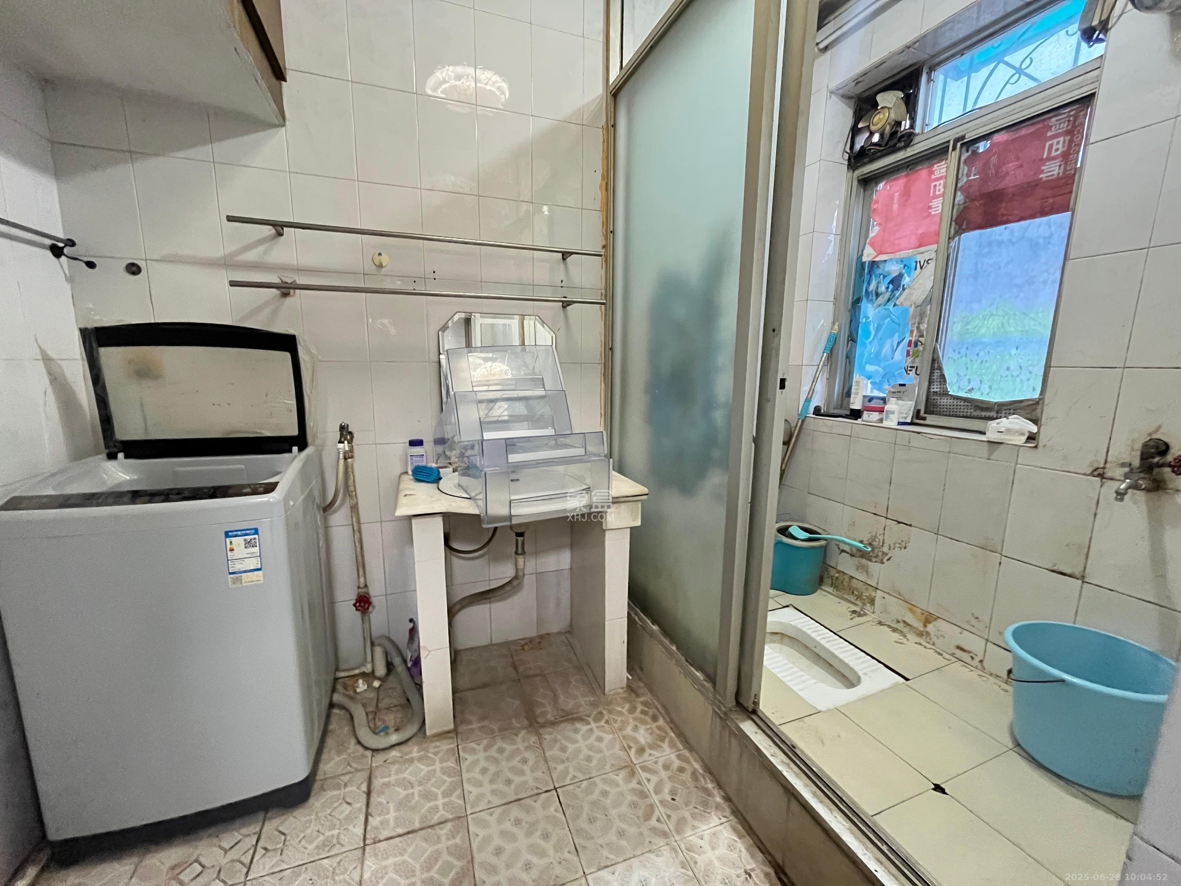 市直属机关宿舍 3室1厅1卫 1600.0元/月 市直属机关宿舍 3室1厅1卫 1600.0元/月室内图