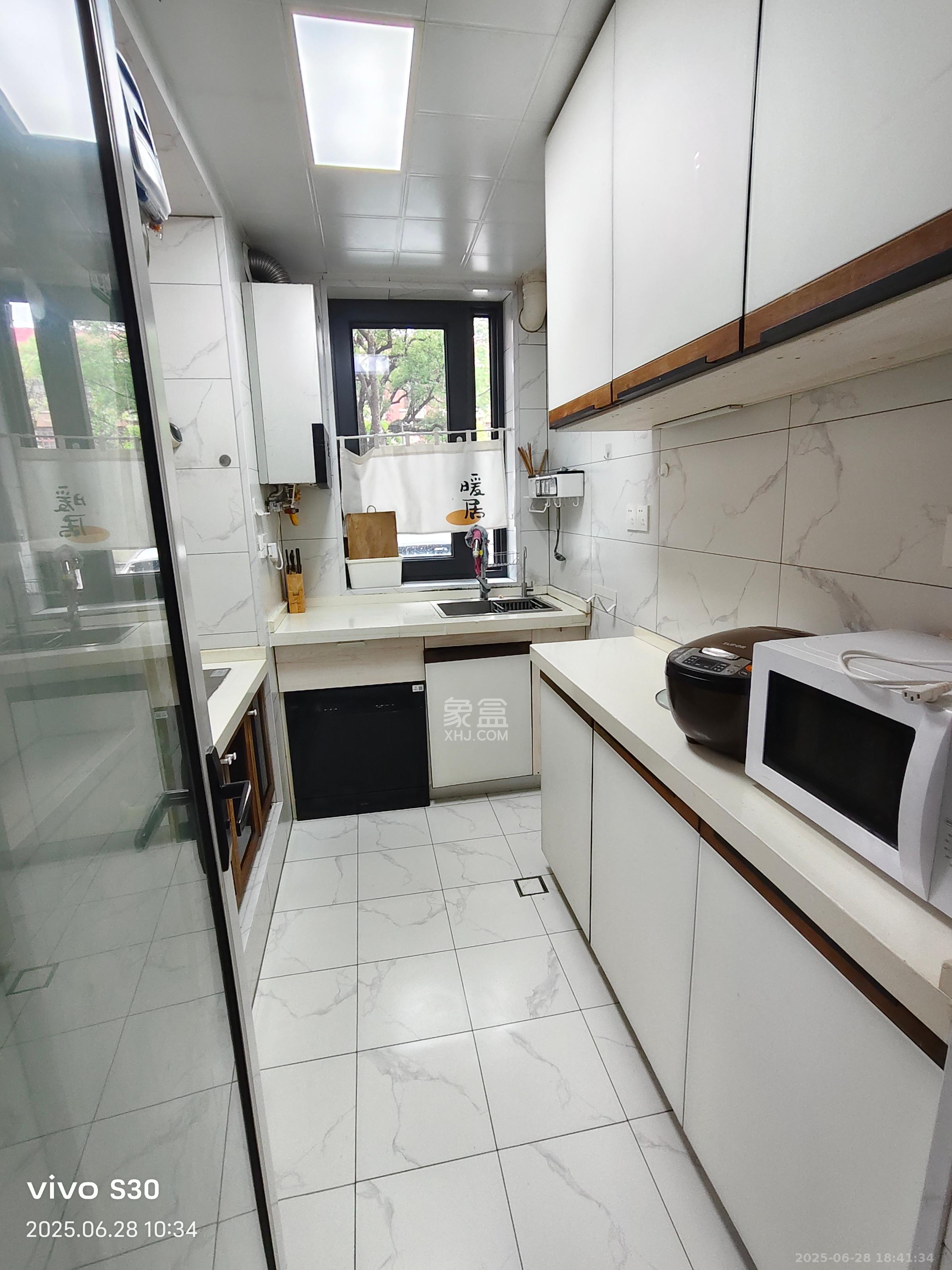 交通厅宿舍  3室2厅1卫    4200.0元/月 交通厅宿舍  3室2厅1卫    4200.0元/月室内图