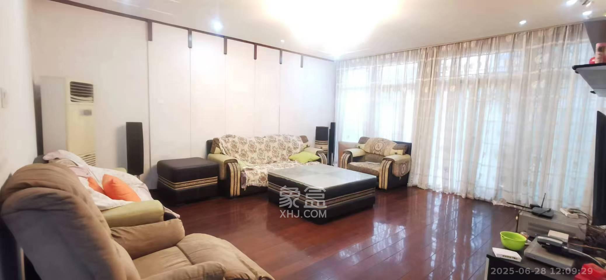 丹桂雅苑  4室2厅2卫    2100.0元/月 丹桂雅苑  4室2厅2卫    2100.0元/月室内图