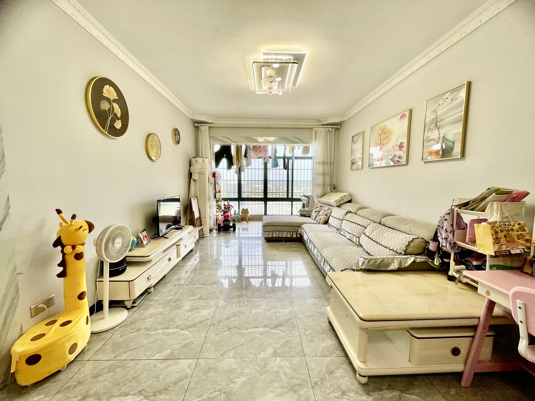 龙凤花园 2室1厅1卫 106.0万 龙凤花园 2室1厅1卫 106.0万客厅