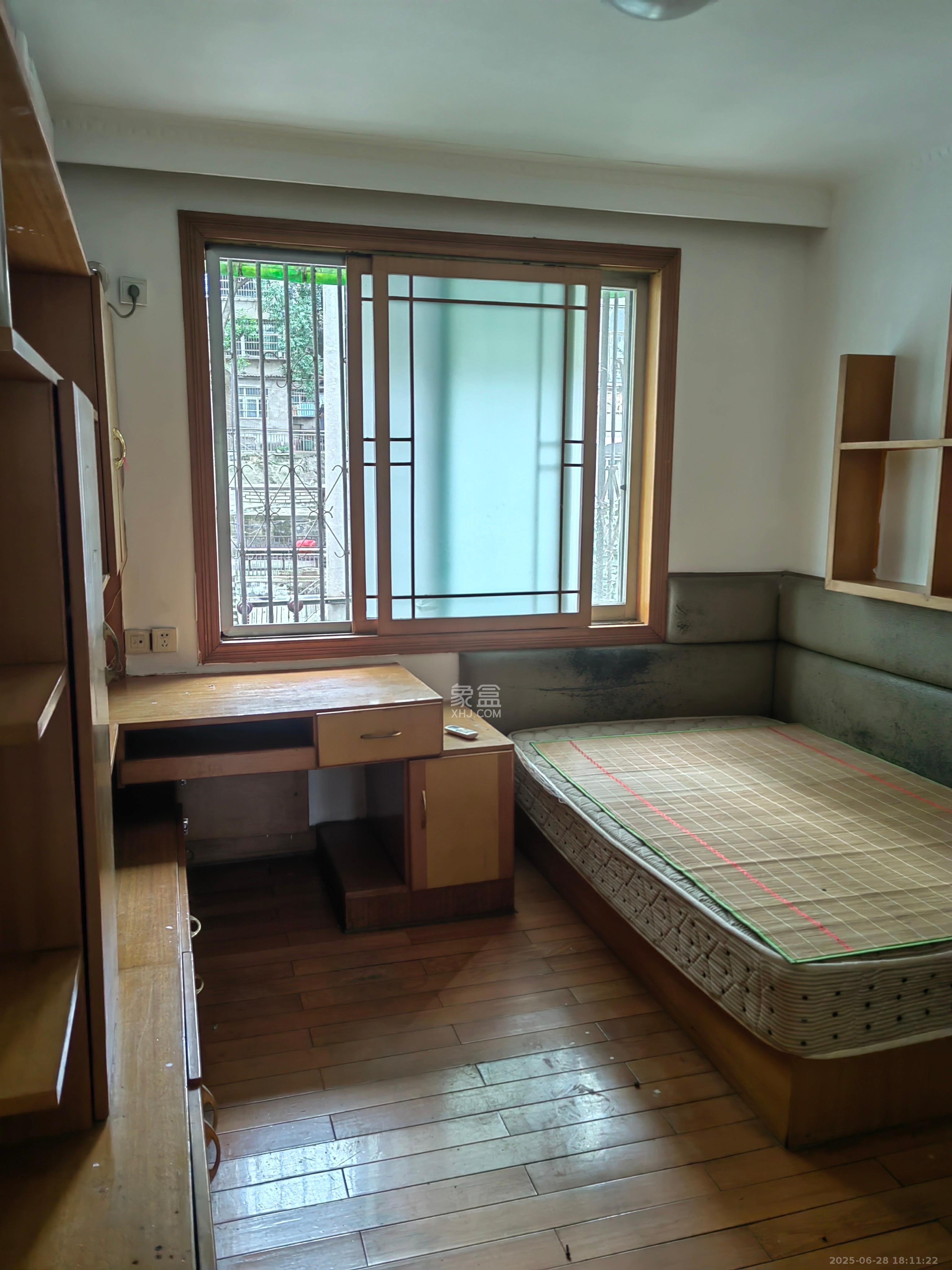 金泰小区  3室2厅1卫   2100.00元/月室内图
