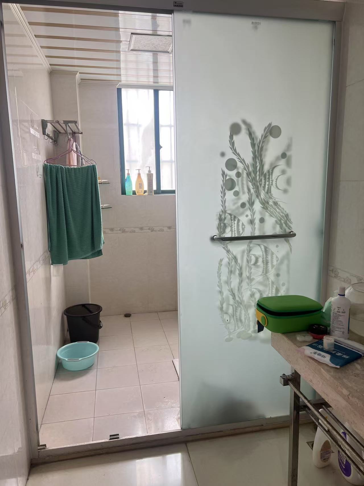 华荣府 4室2厅2卫 2900.0元/月 华荣府 4室2厅2卫 2900.0元/月室内图