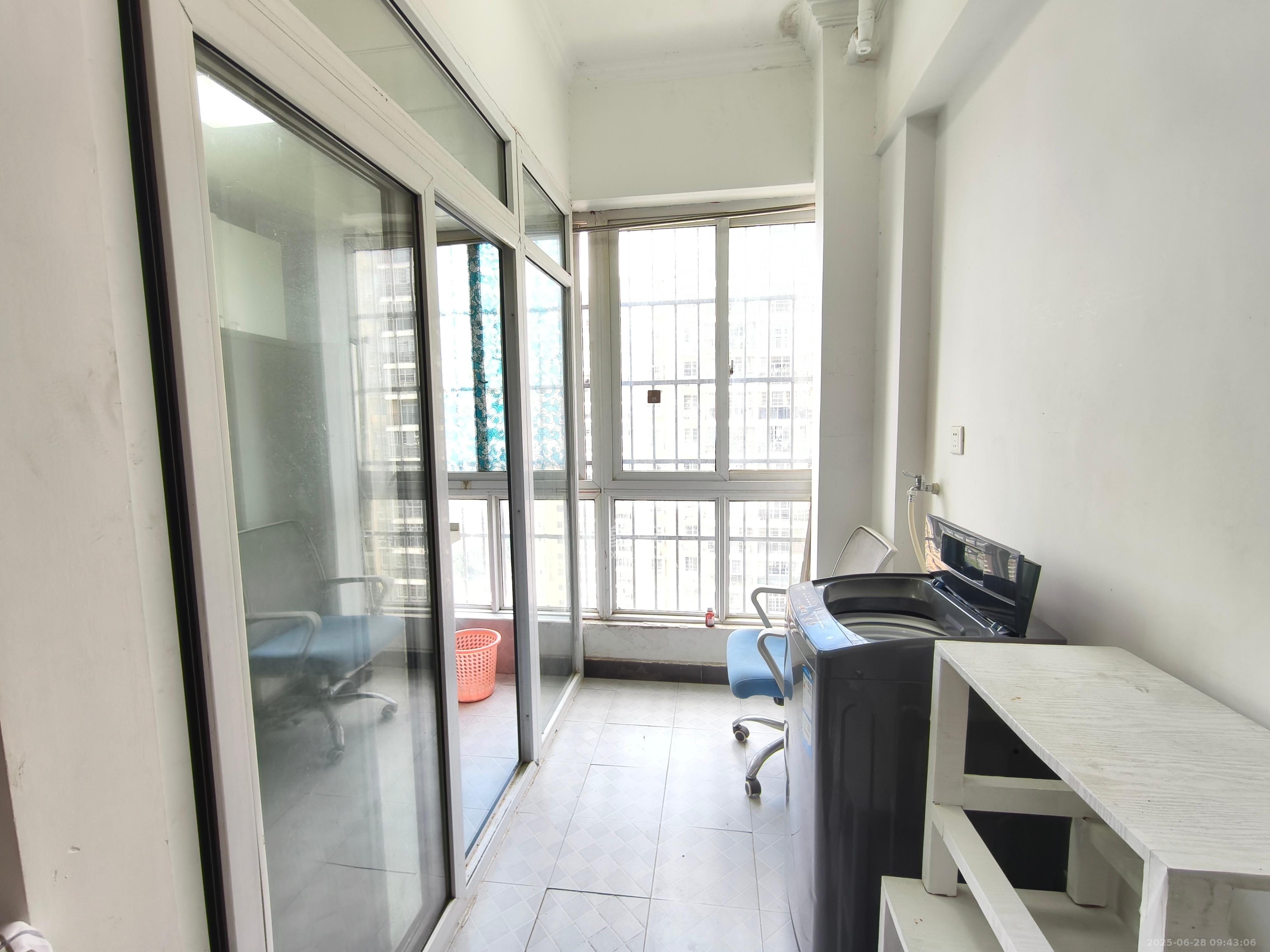 光明城市(星辰青年城) 1室1厅1卫 1300.0元/月 光明城市(星辰青年城) 1室1厅1卫 1300.0元/月室内图