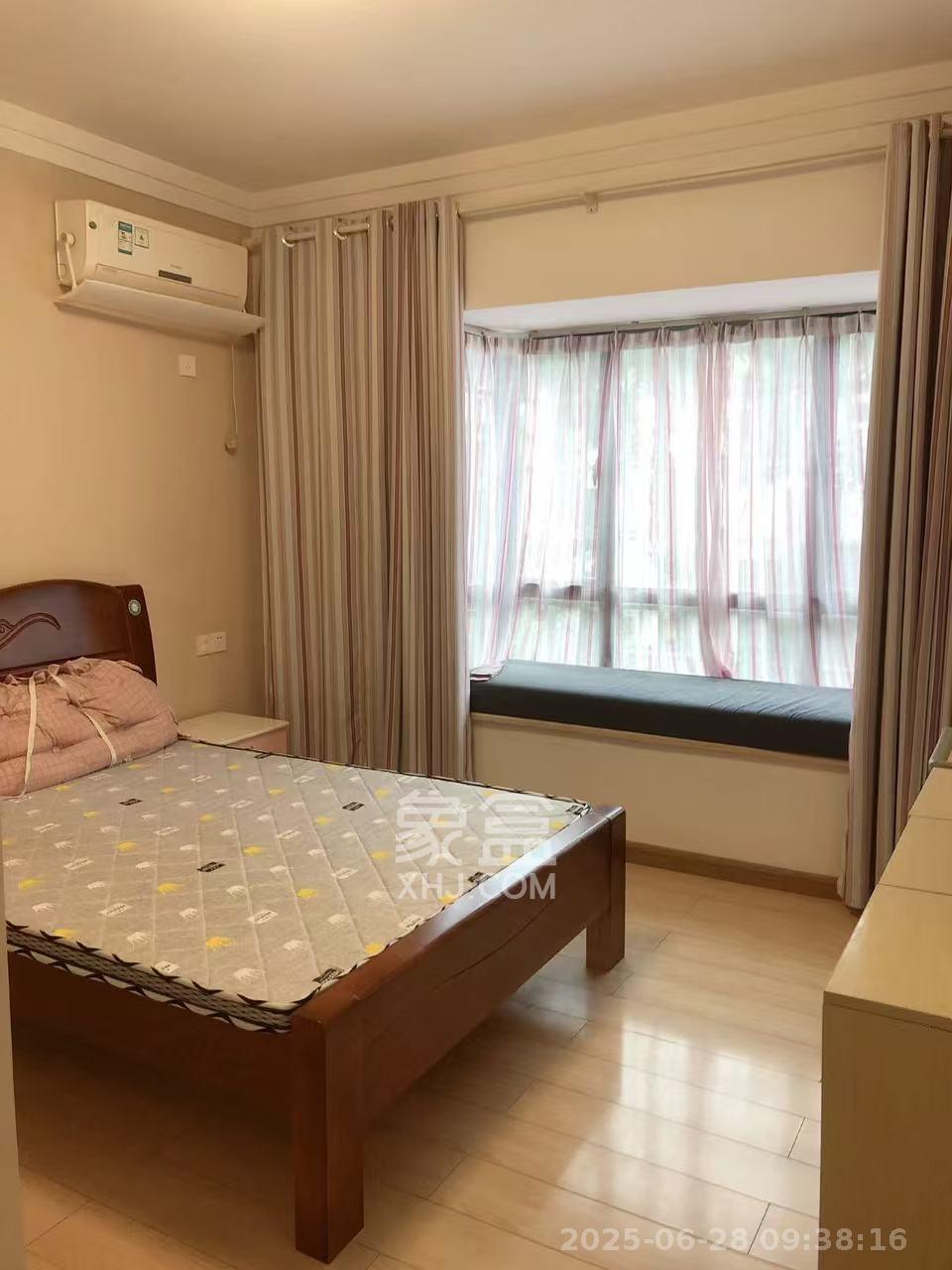 上海城小区  3室2厅1卫   2500.00元/月室内图