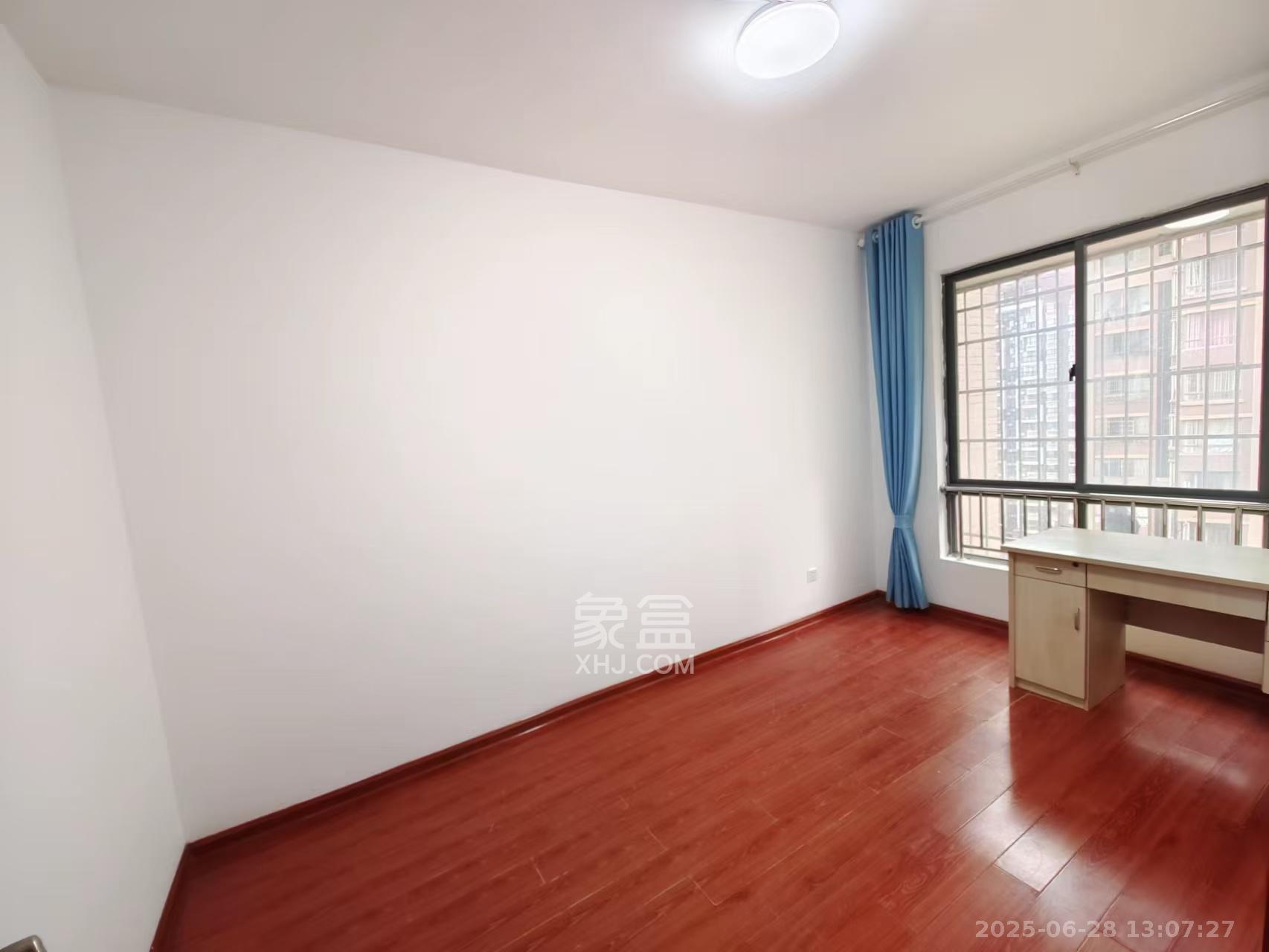 鑫远湘府华城  3室2厅2卫    2700.0元/月 鑫远湘府华城  3室2厅2卫    2700.0元/月室内图