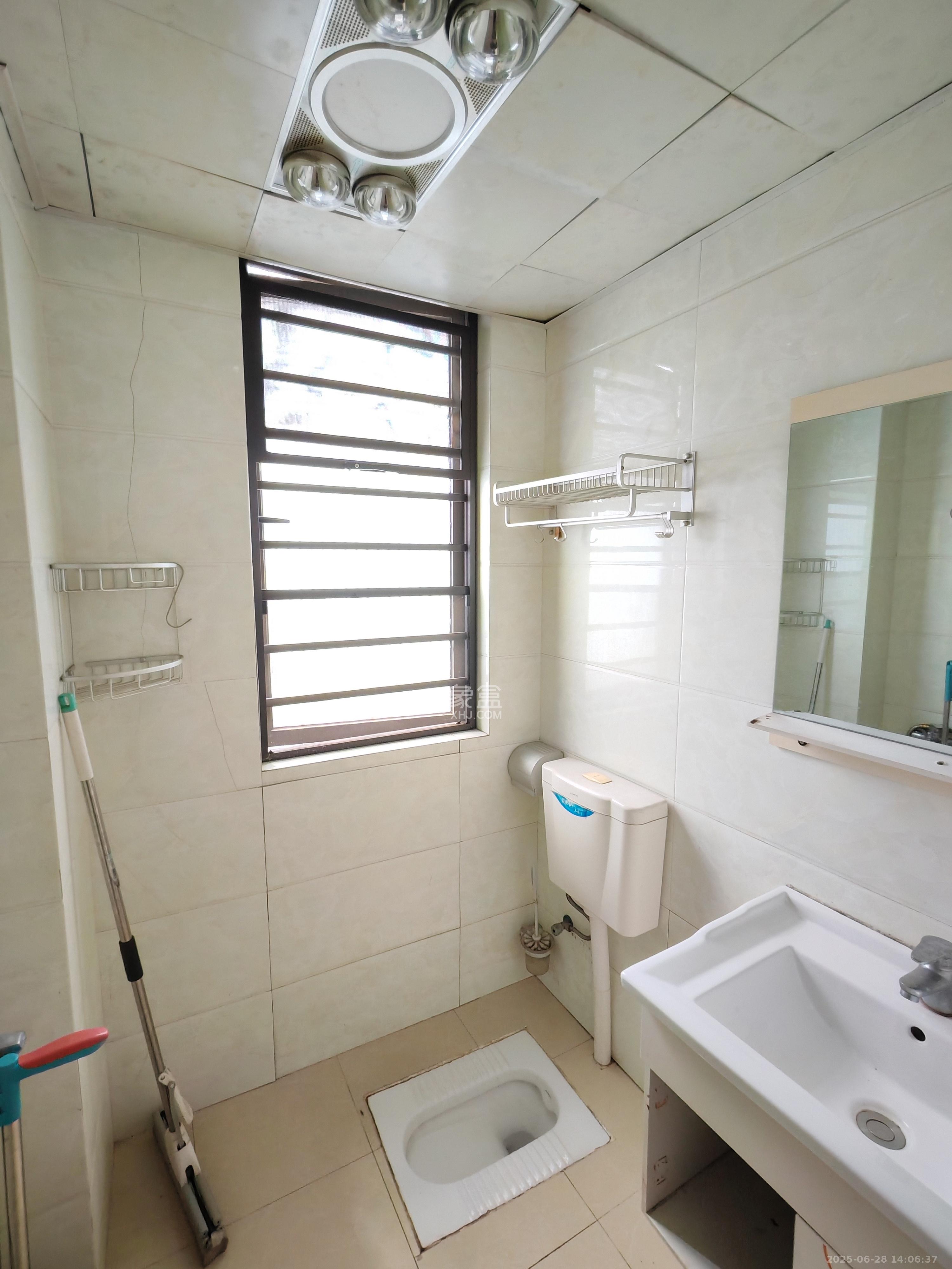 雨花公馆(紫苔名苑) 3室2厅2卫 2600.0元/月 雨花公馆(紫苔名苑) 3室2厅2卫 2600.0元/月室内图