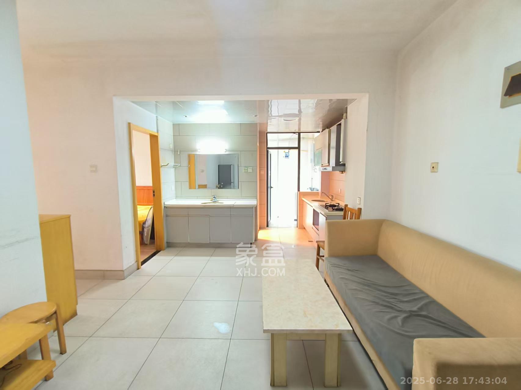 湘域中央 2室2厅1卫 3200.0元/月 湘域中央 2室2厅1卫 3200.0元/月室内图