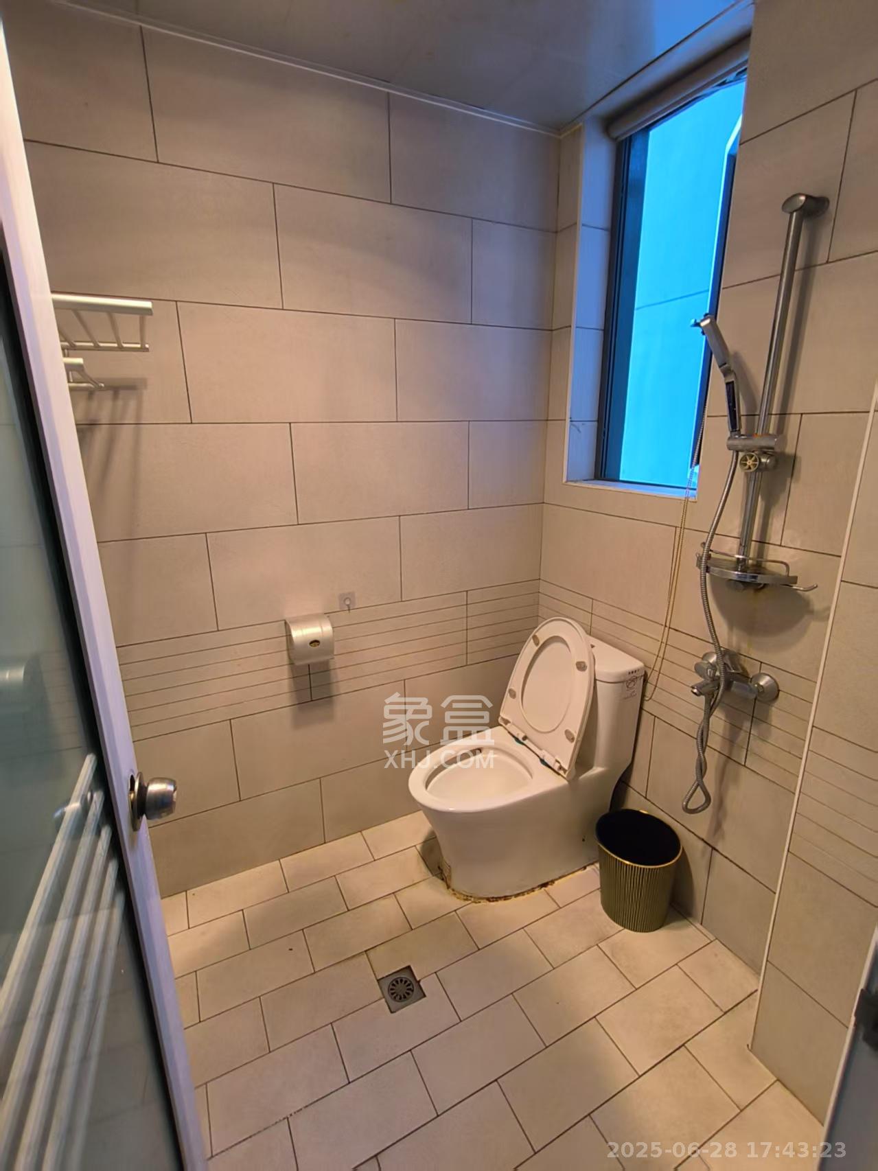 湘域中央 2室2厅1卫 3200.0元/月 湘域中央 2室2厅1卫 3200.0元/月室内图