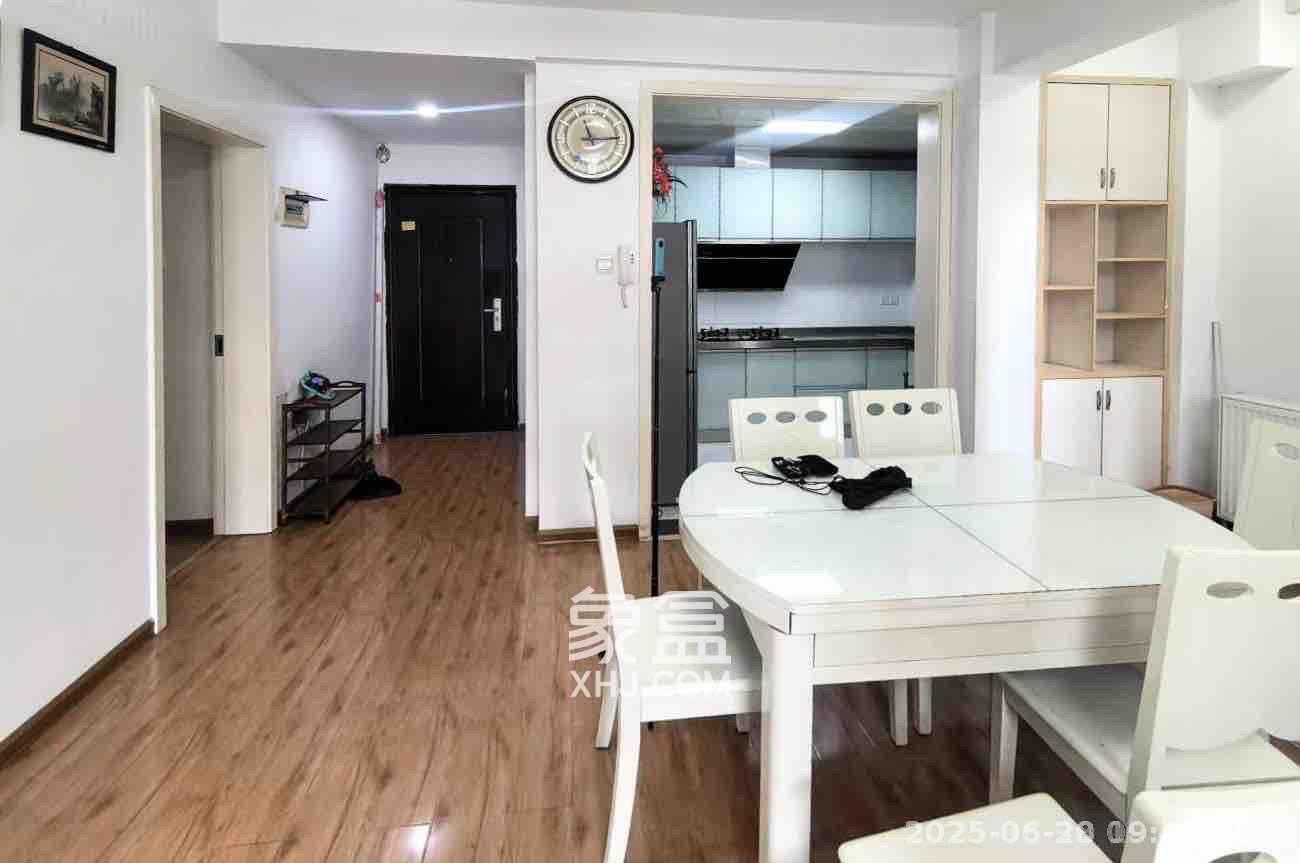 龙王港社区  2室2厅1卫    2400.0元/月室内图