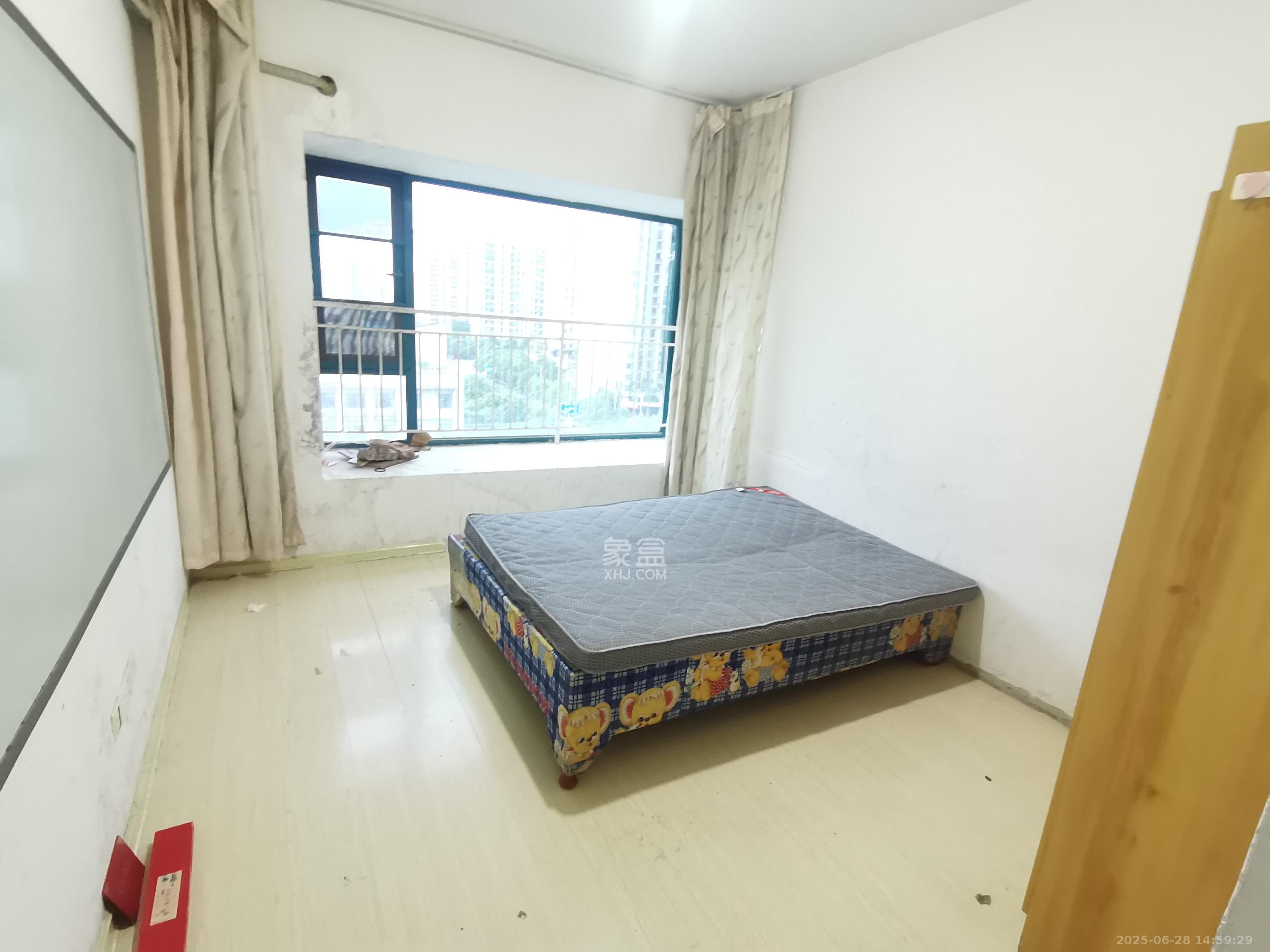 恒大华府  2室2厅1卫   1800.00元/月室内图