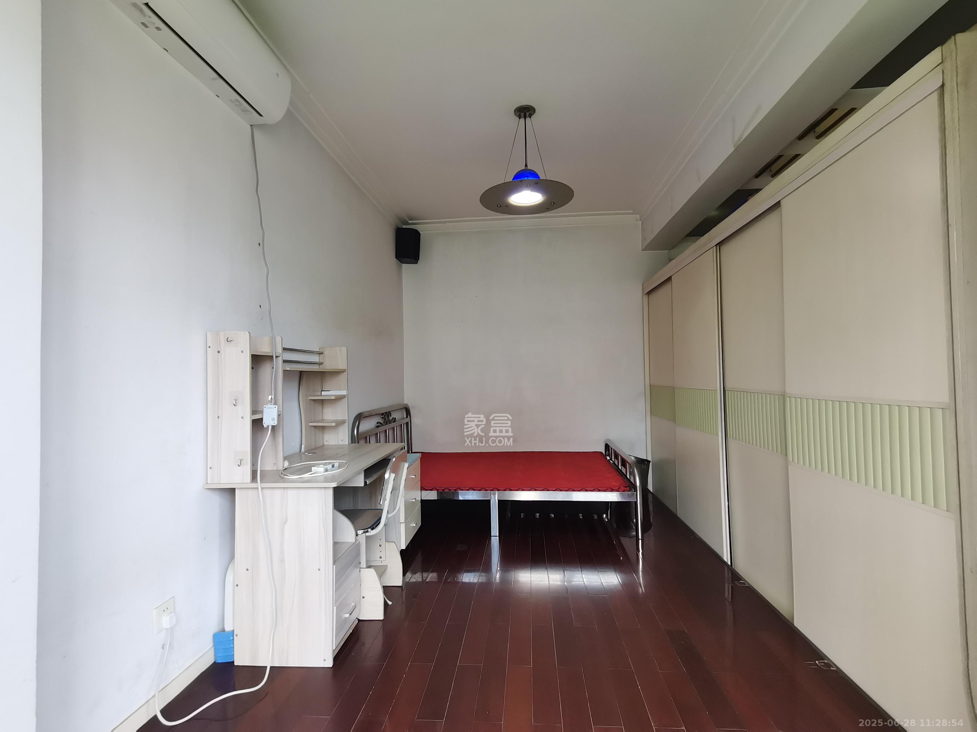 马王堆陶瓷城新合区  3室2厅2卫   1700.00元/月室内图