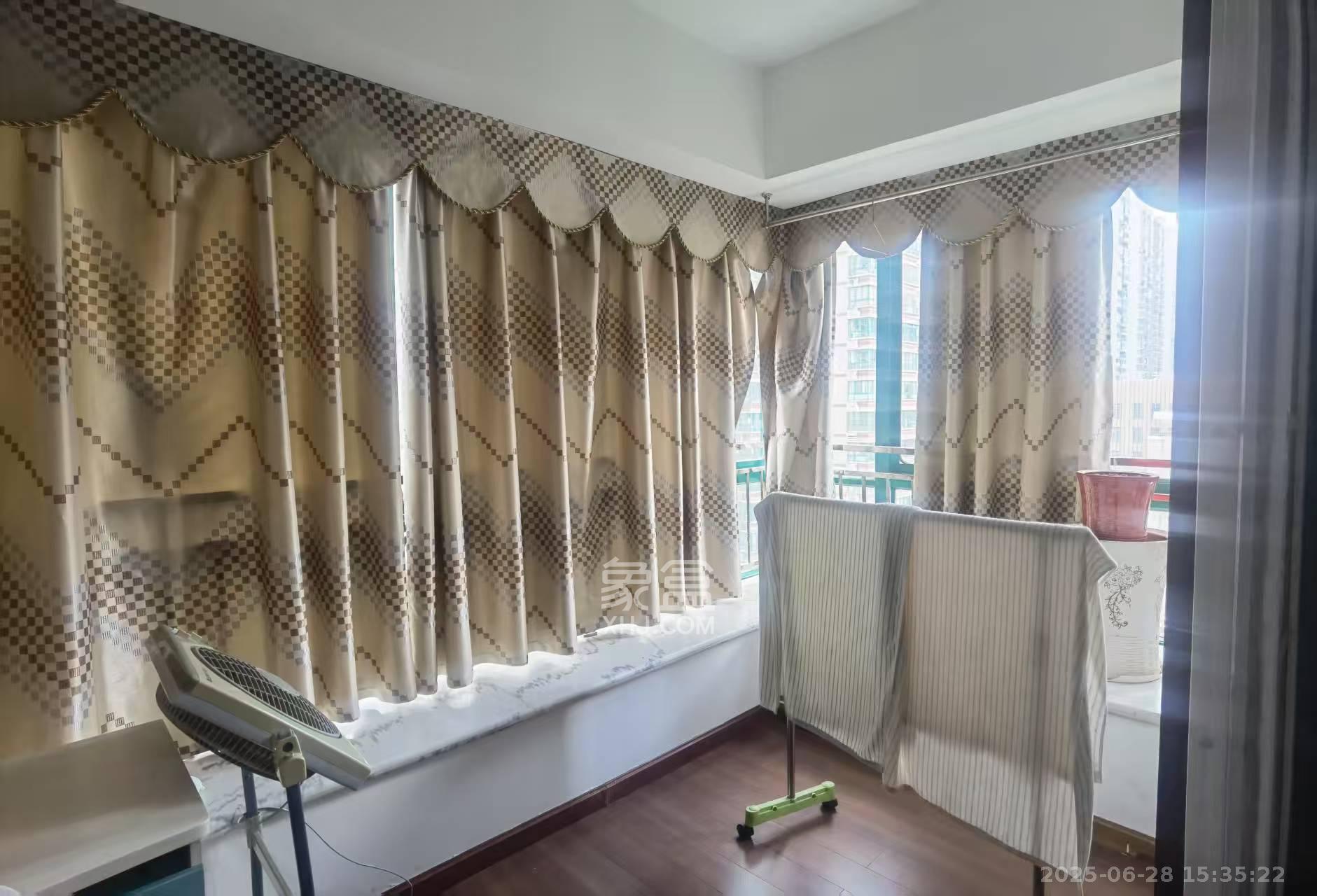 明城公寓 3室2厅2卫 2500.0元/月 明城公寓 3室2厅2卫 2500.0元/月室内图