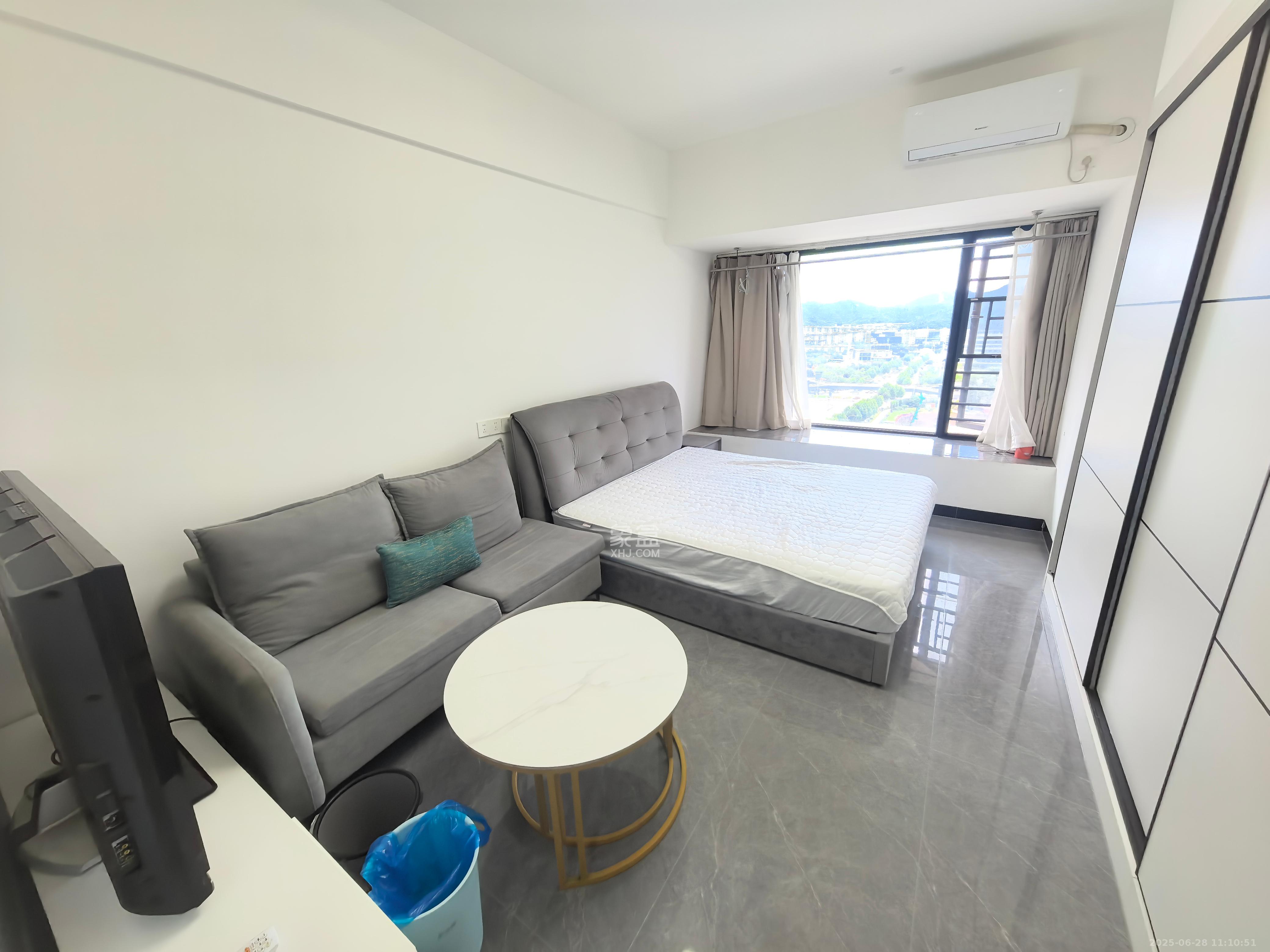 南山梅溪一方  1室1厅1卫    1800.0元/月 南山梅溪一方  1室1厅1卫    1800.0元/月室内图