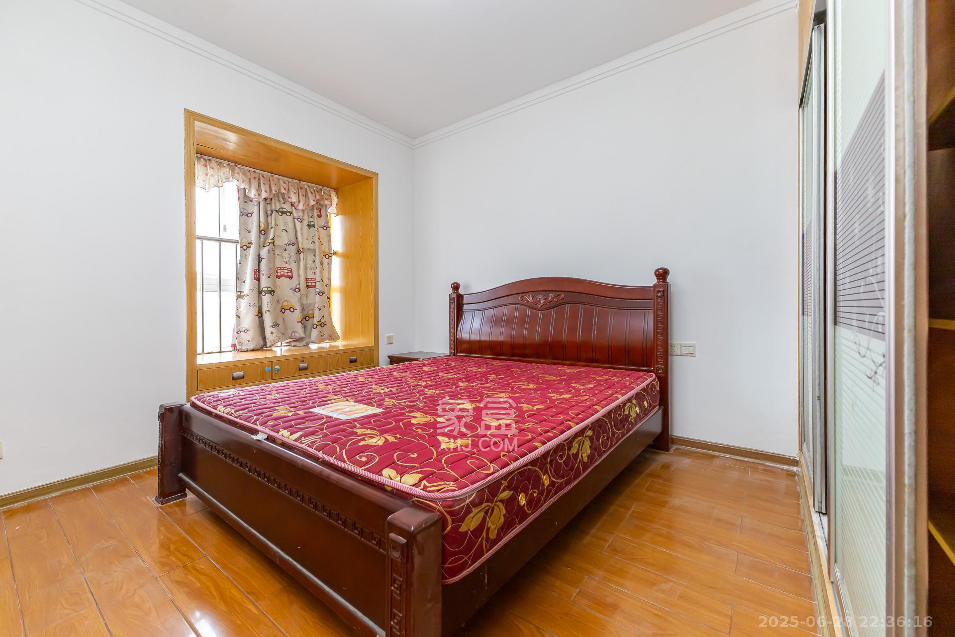 双盈卧龙湾  2室2厅1卫    42.8万 双盈卧龙湾  2室2厅1卫    42.8万卧室