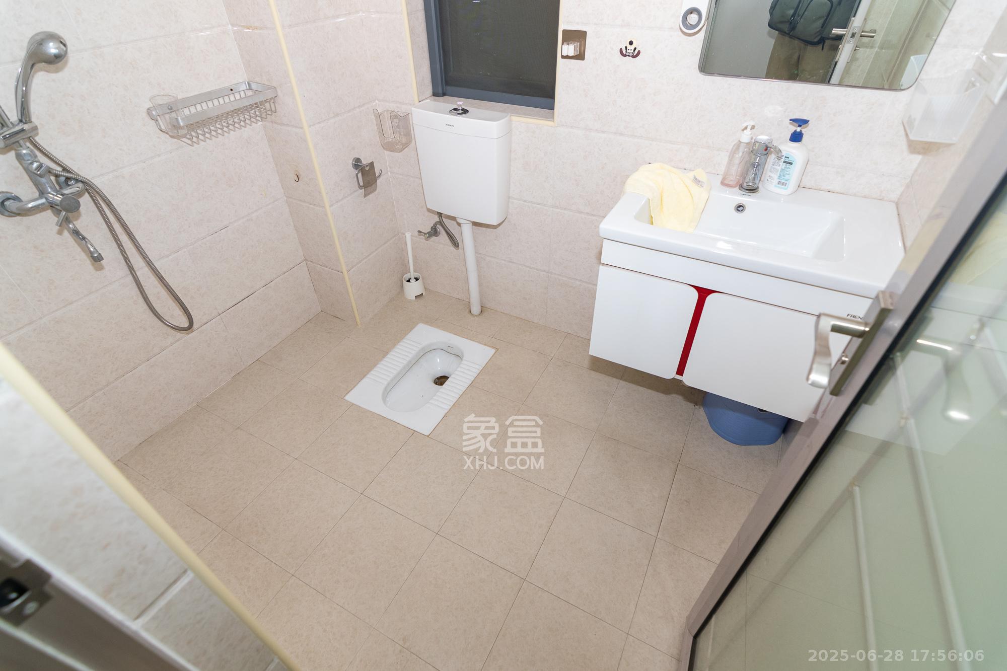 联诚国际城  3室2厅2卫    66.0万 联诚国际城  3室2厅2卫    66.0万卫生间