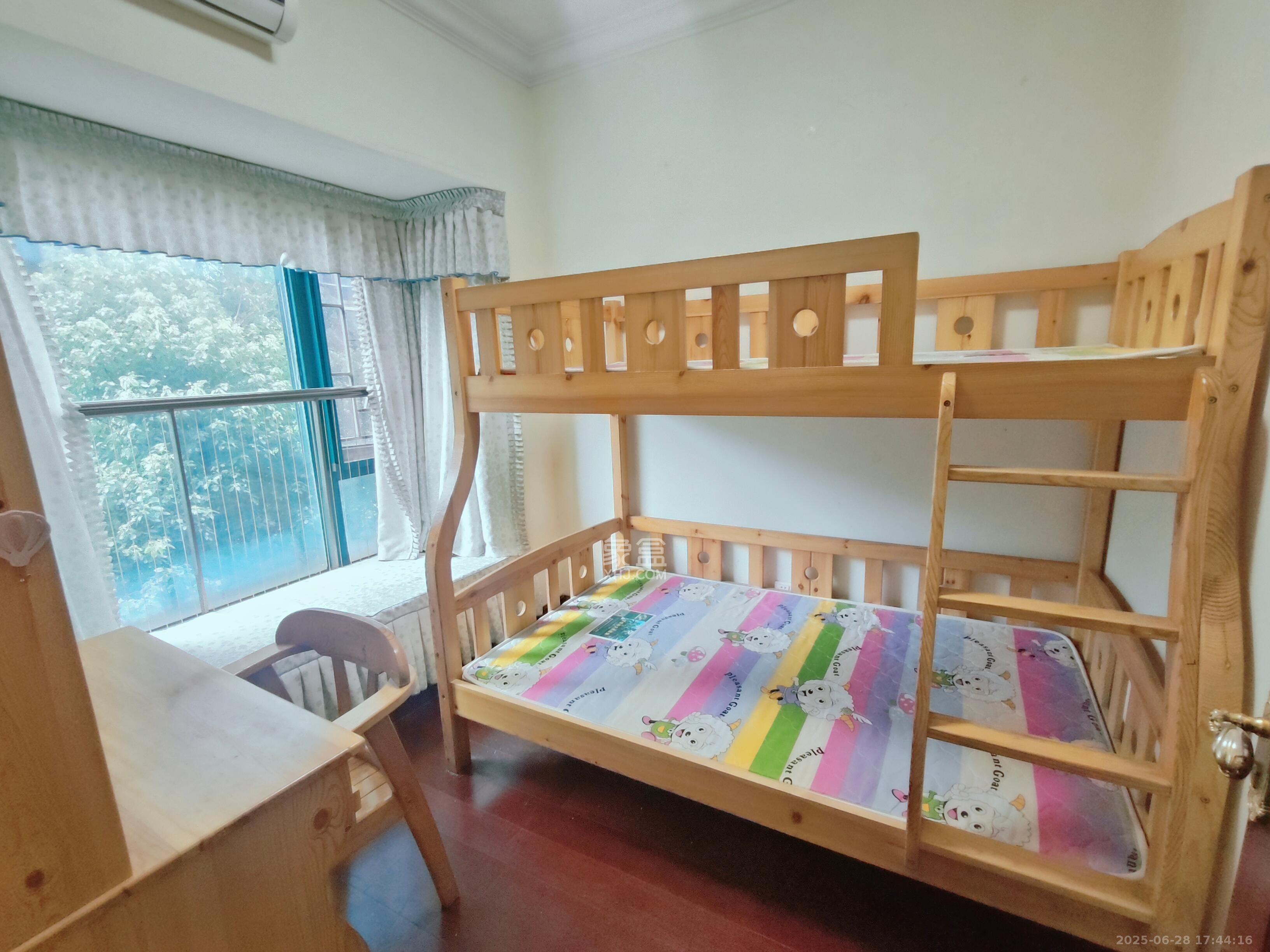 恒大华府  3室2厅1卫    2600.0元/月室内图