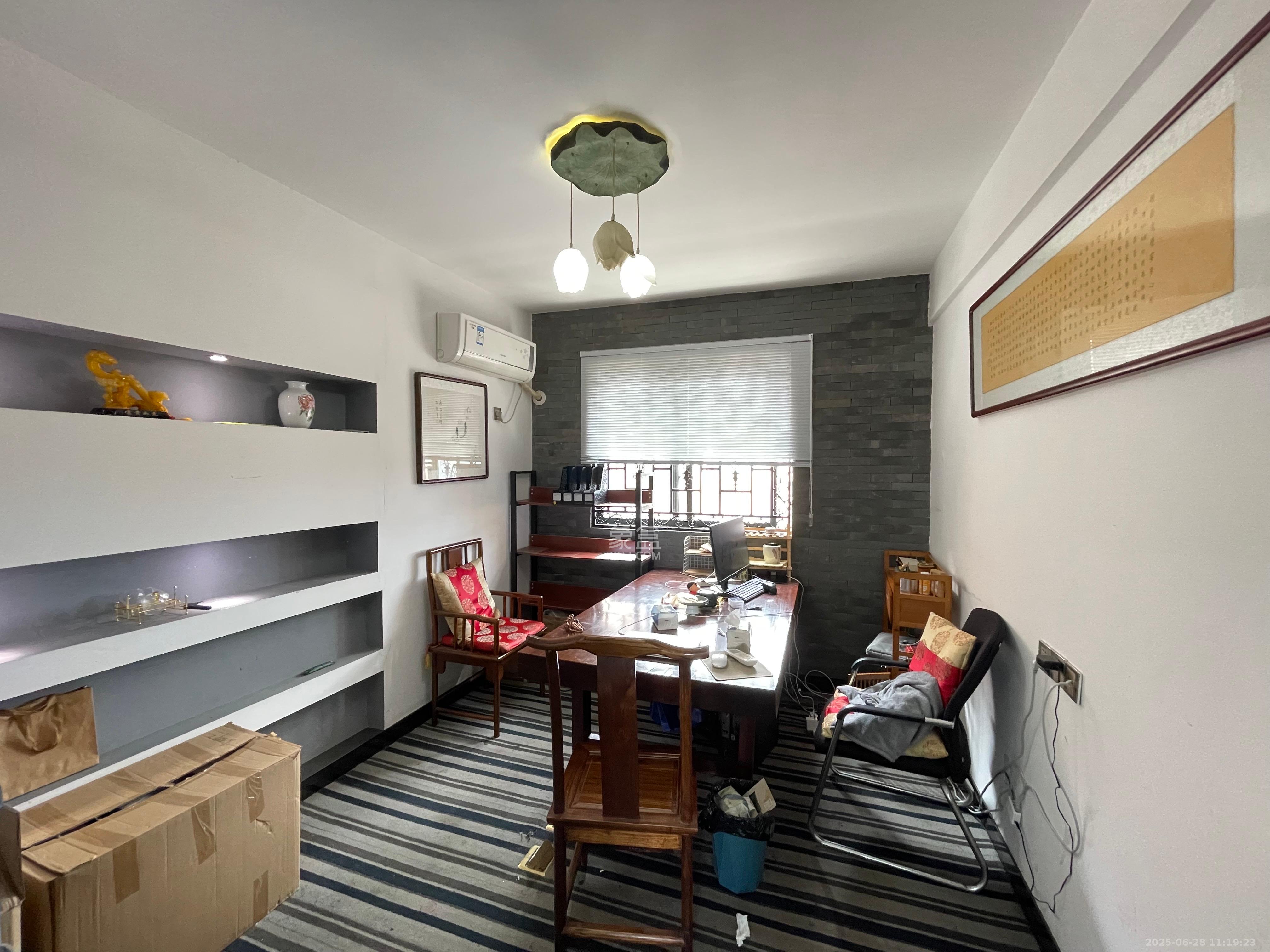 诚兴园 4室2厅2卫 3000.0元/月 诚兴园 4室2厅2卫 3000.0元/月室内图