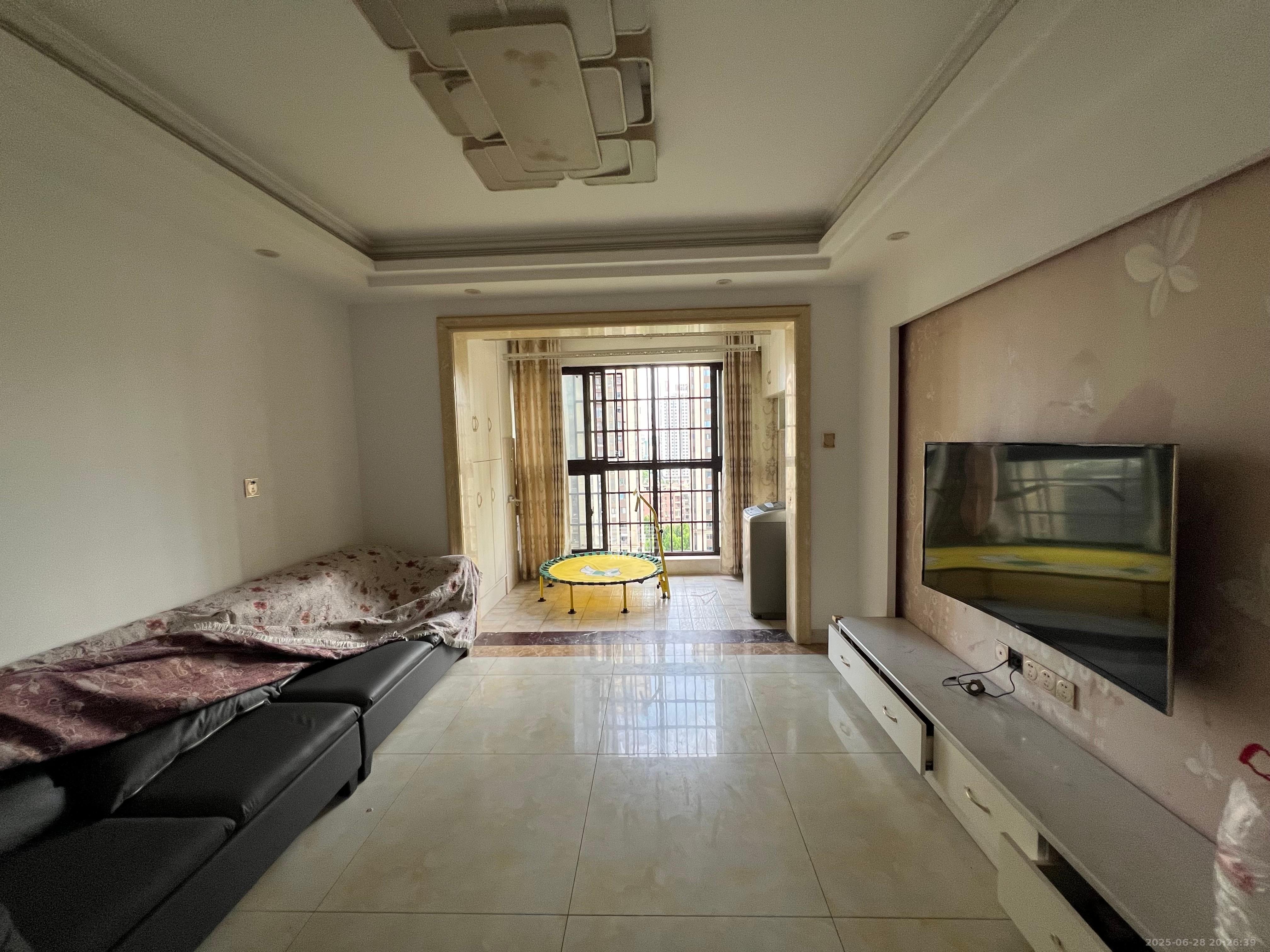 星湖湾一期高层  3室2厅1卫    2400.0元/月 星湖湾一期高层  3室2厅1卫    2400.0元/月