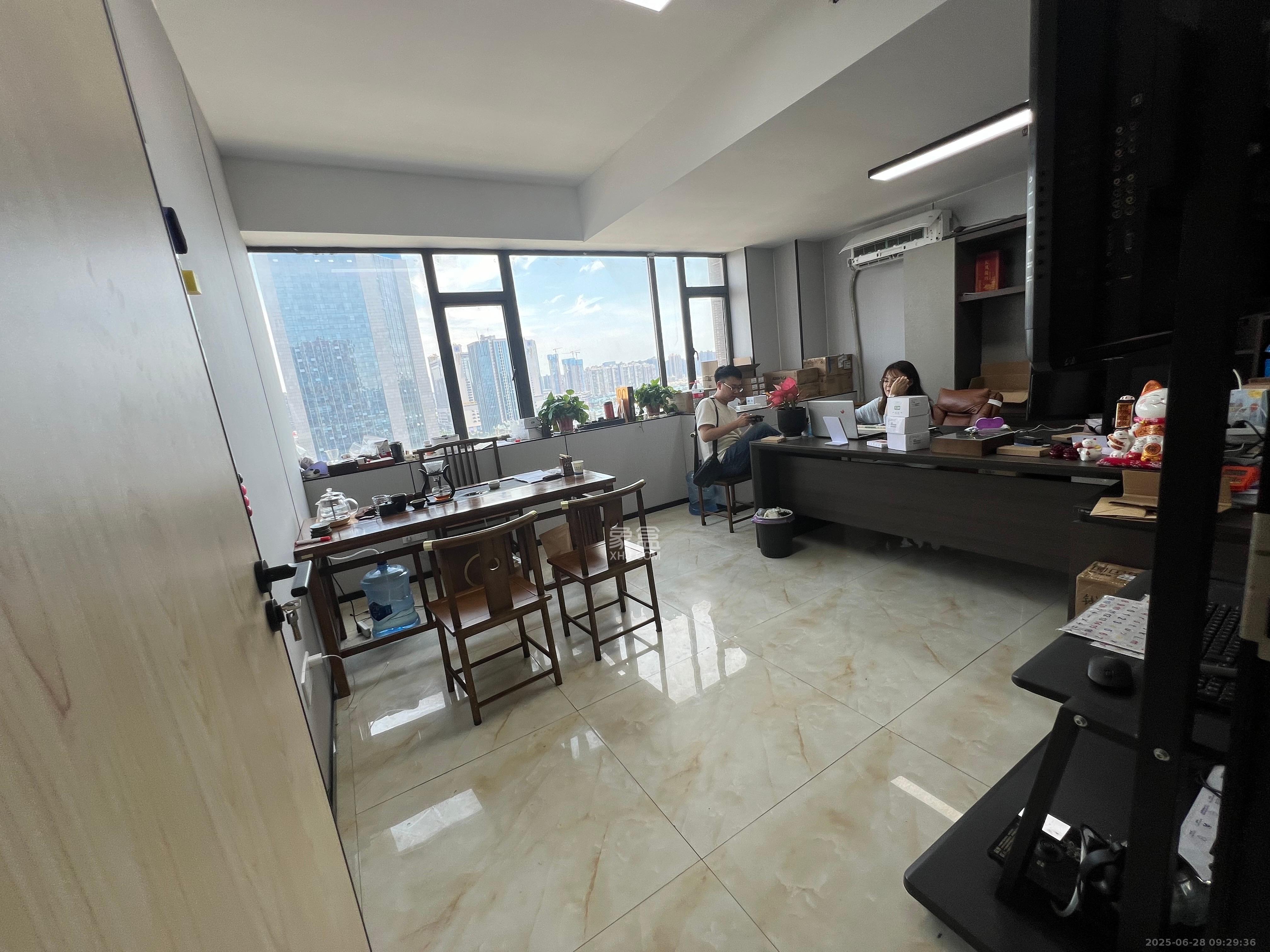 长房中庭国际（东郡华蓉广场）  1室0厅0卫   6000.00元/月室内图