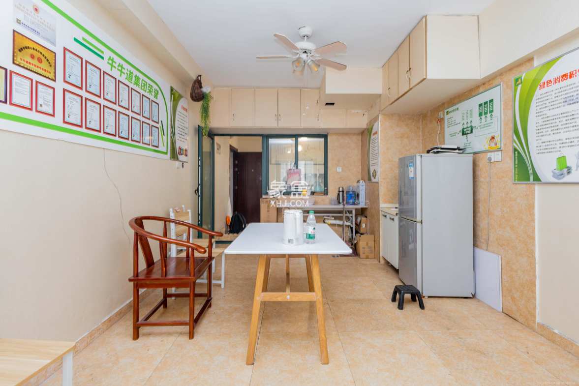 华天LOHO小镇 2室2厅1卫 29.8万 华天LOHO小镇 2室2厅1卫 29.8万客厅