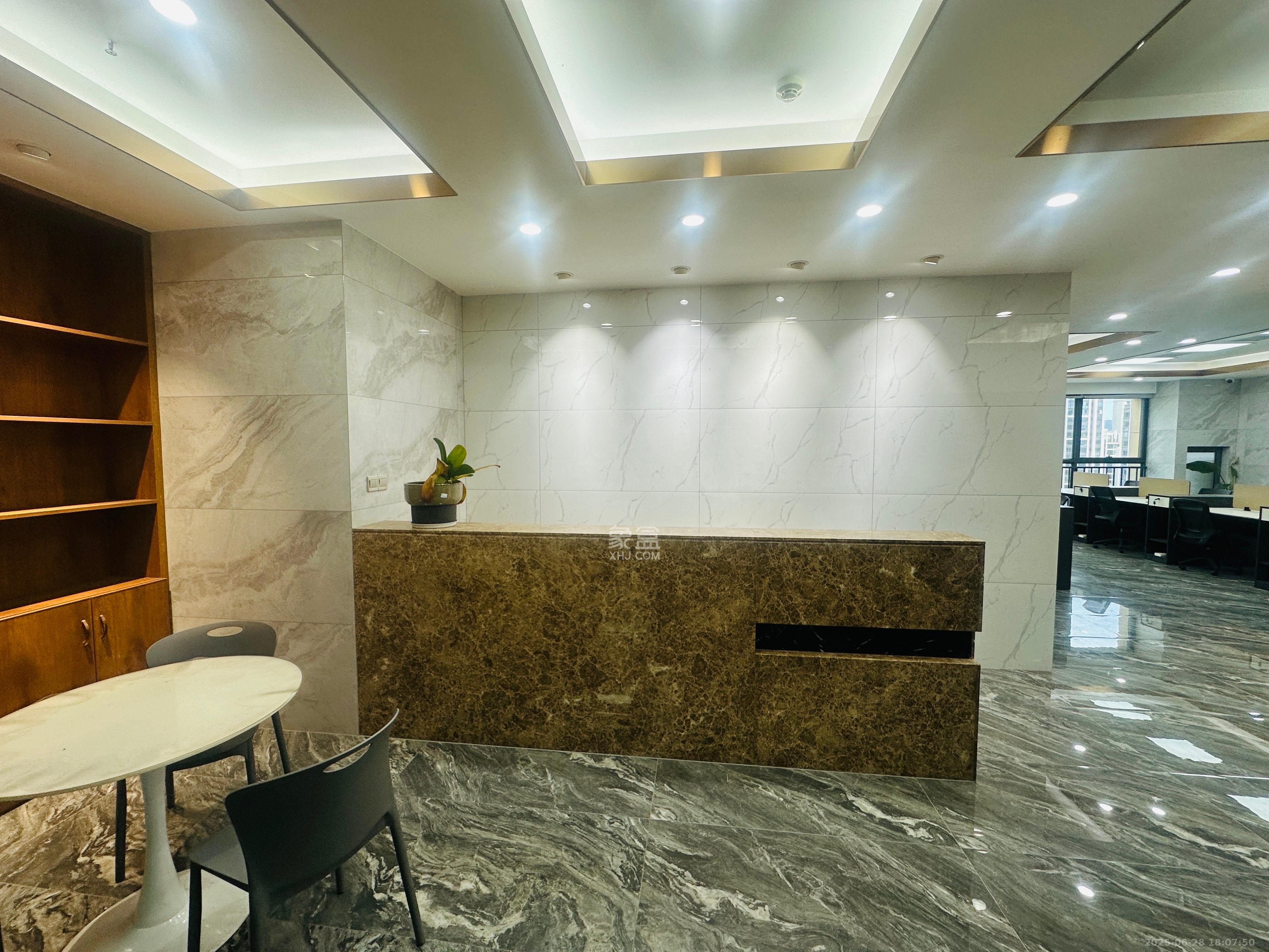 洋湖创富中心   240.0㎡      10800.0元/月室内图