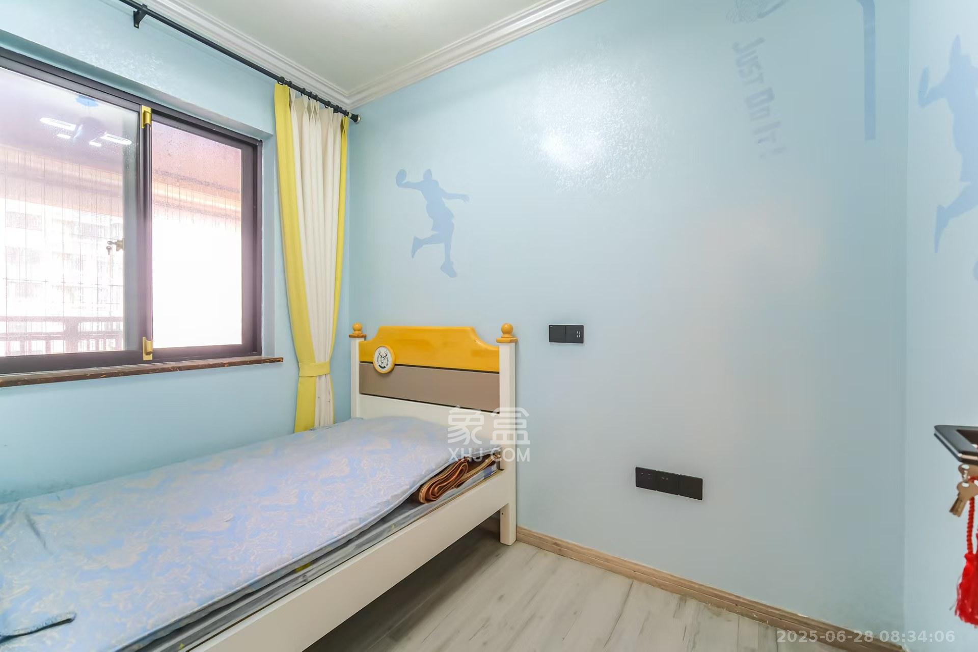保利香槟国际  3室2厅1卫    2300.0元/月室内图