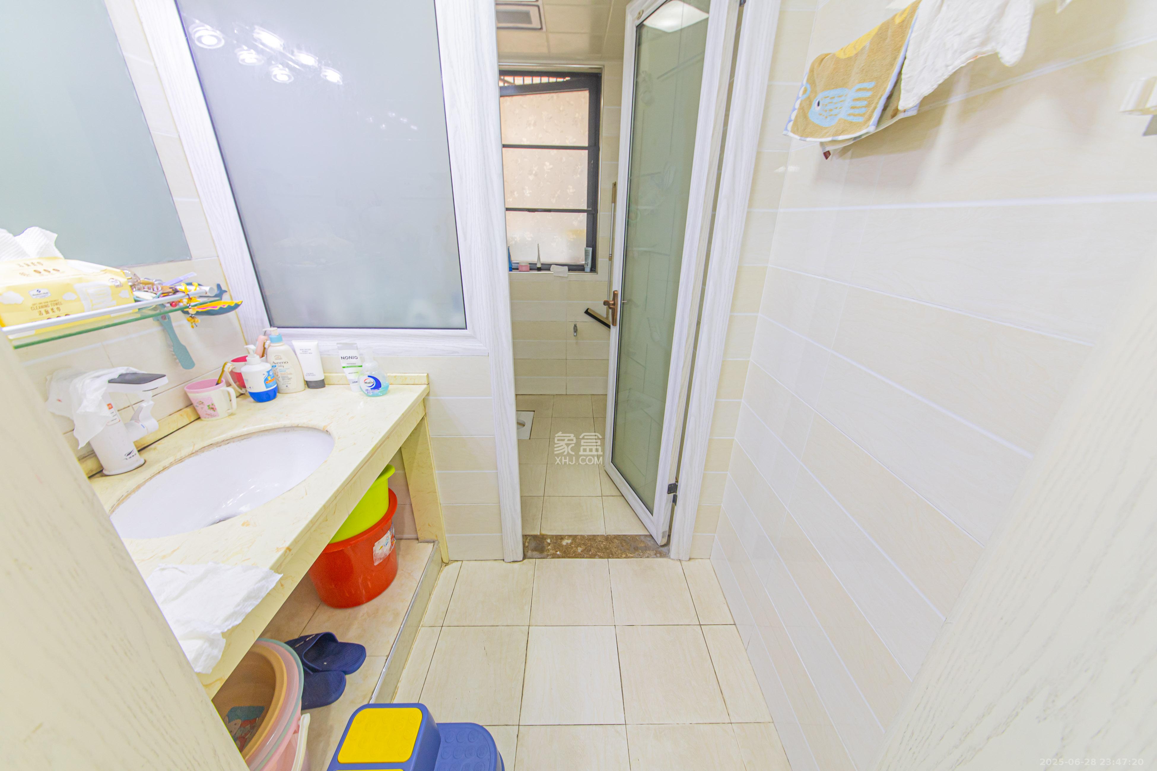 中建芙蓉嘉苑  3室2厅1卫    100.0万 中建芙蓉嘉苑  3室2厅1卫    100.0万卫生间