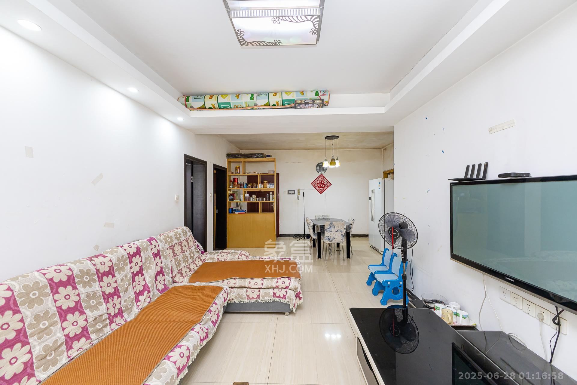 浩龙音乐界 3室2厅1卫 60.0万 浩龙音乐界 3室2厅1卫 60.0万客厅