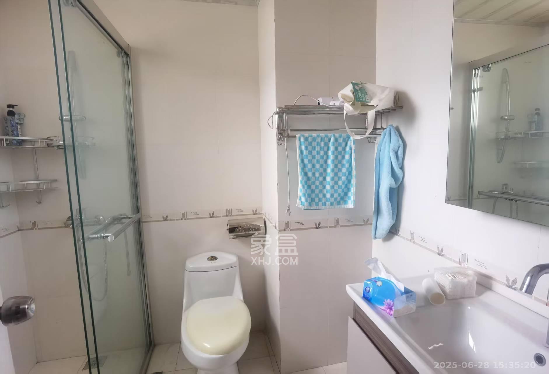 明城公寓 3室2厅2卫 2500.0元/月 明城公寓 3室2厅2卫 2500.0元/月室内图