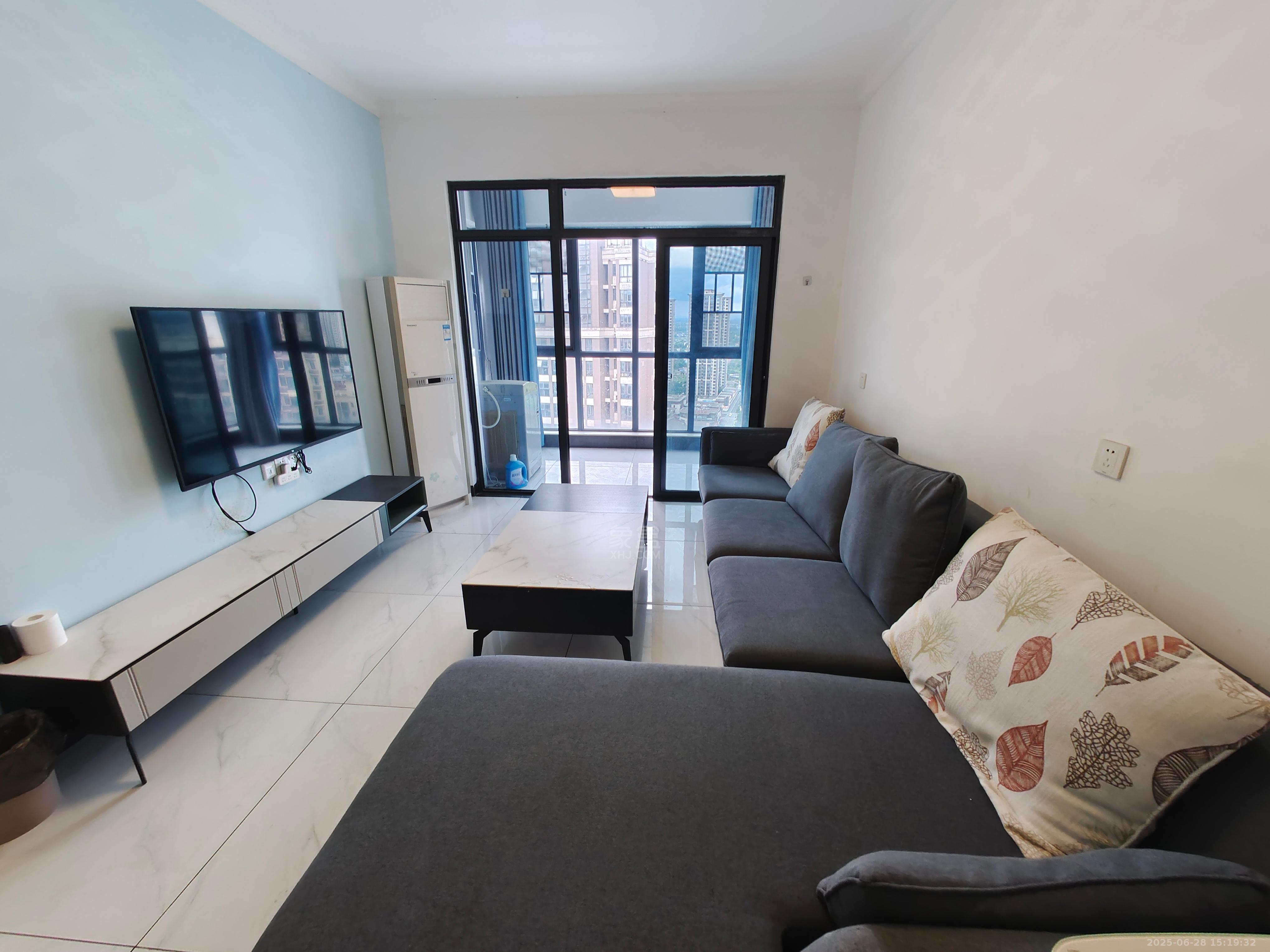 春藤小镇 3室2厅1卫 1800.0元/月 春藤小镇 3室2厅1卫 1800.0元/月室内图