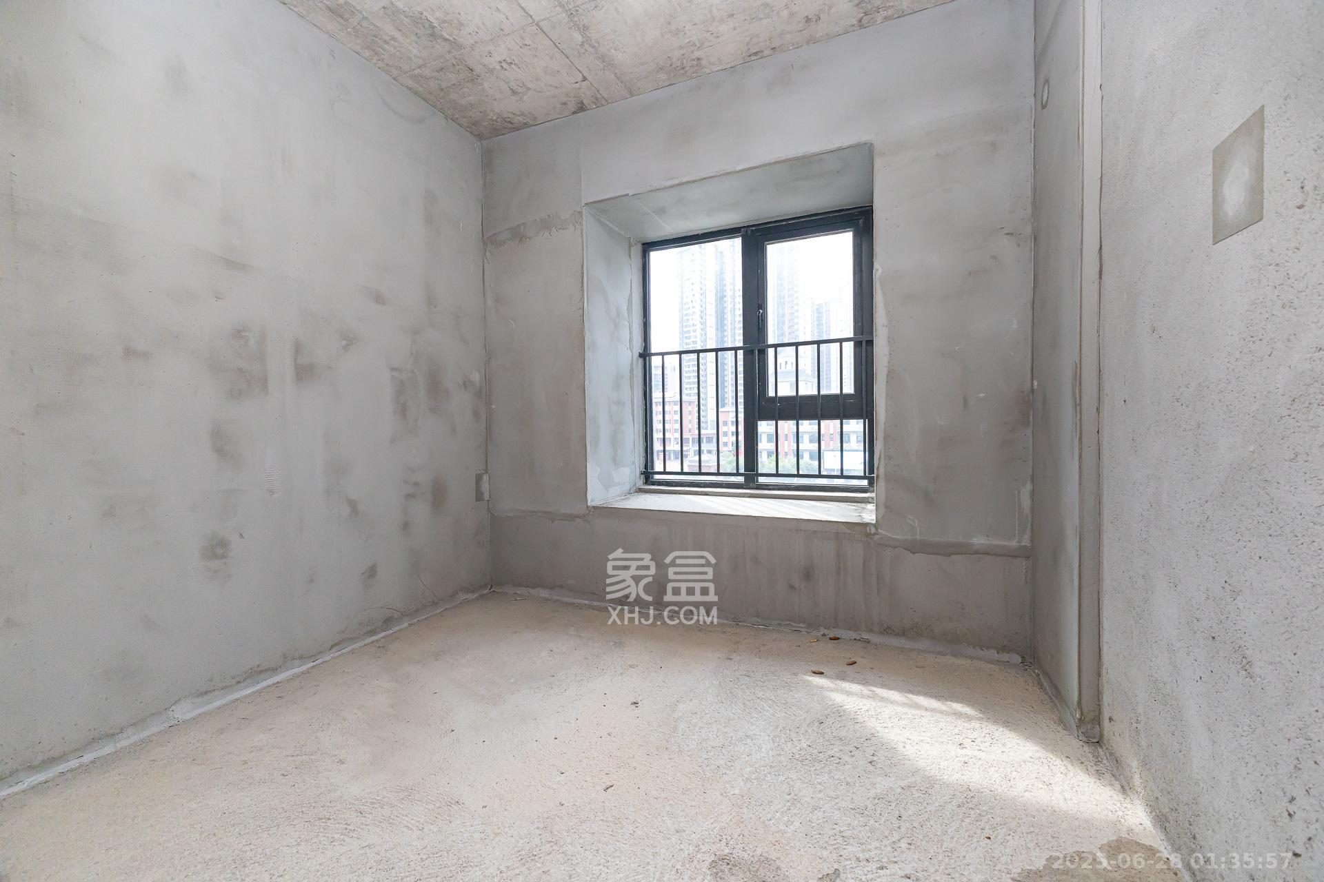 越秀湘江星汇城二期  4室2厅2卫    129.8万 越秀湘江星汇城二期  4室2厅2卫    129.8万卧室