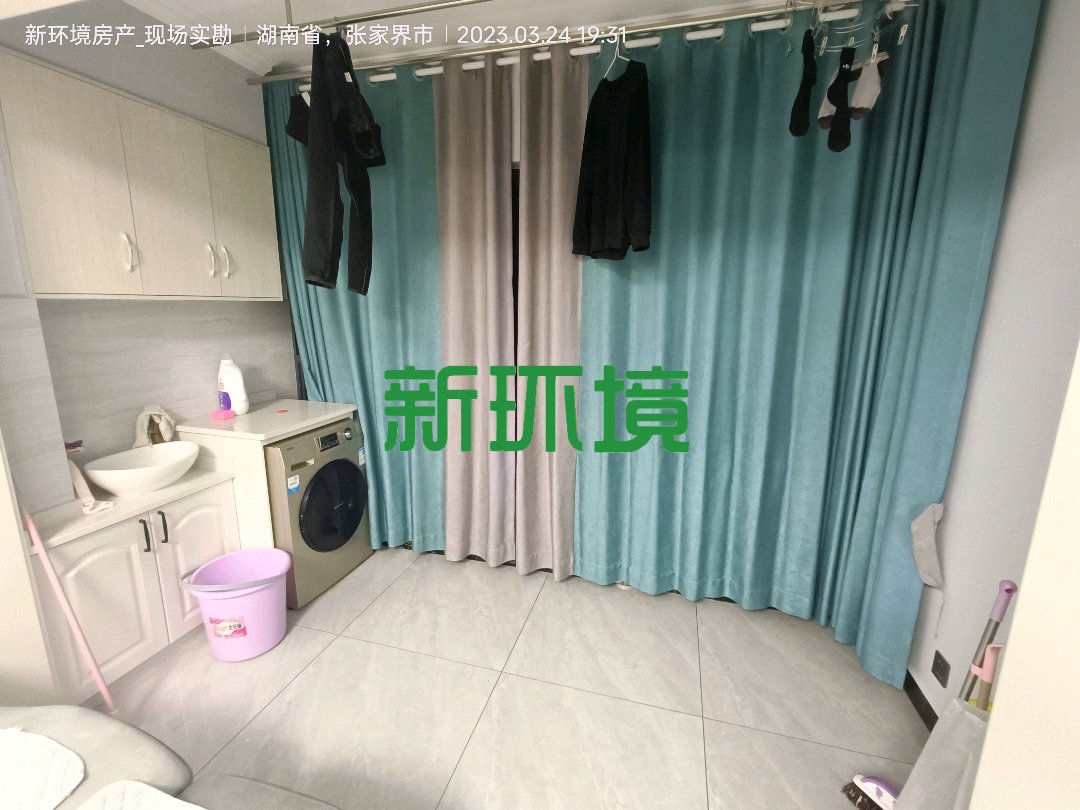 中天鹭鸶湾龙庭二期  3室2厅2卫   70.80万客厅