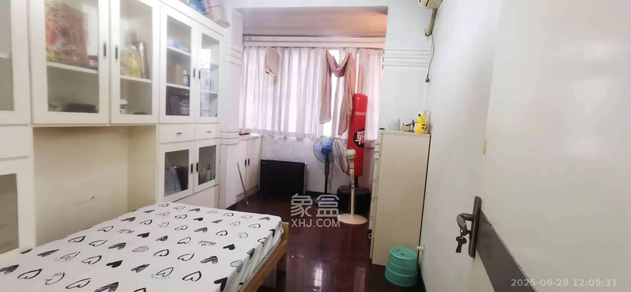 丹桂雅苑  4室2厅2卫    2100.0元/月 丹桂雅苑  4室2厅2卫    2100.0元/月室内图