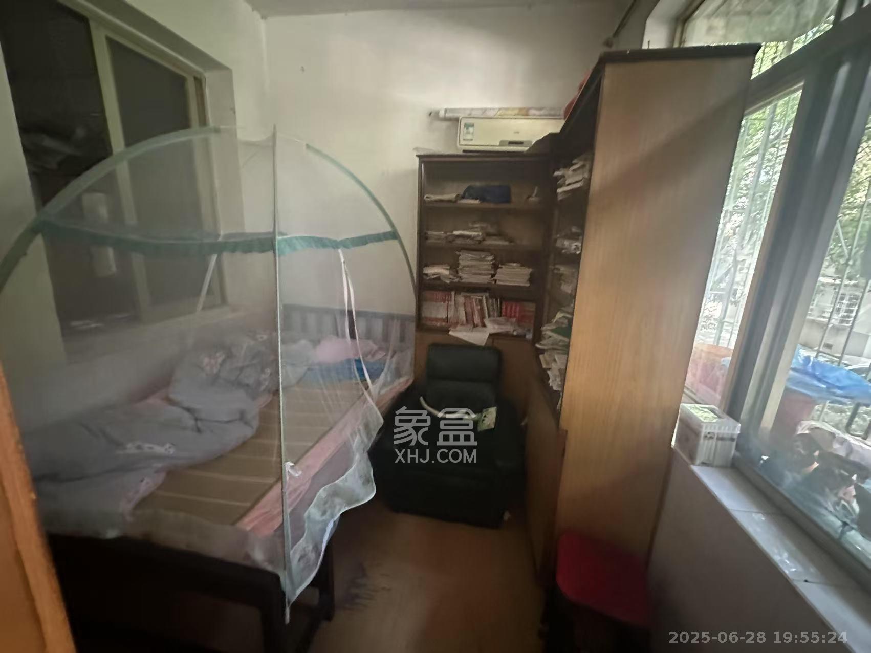 省政府机关二院  4室1厅1卫    2400.0元/月 省政府机关二院  4室1厅1卫    2400.0元/月室内图