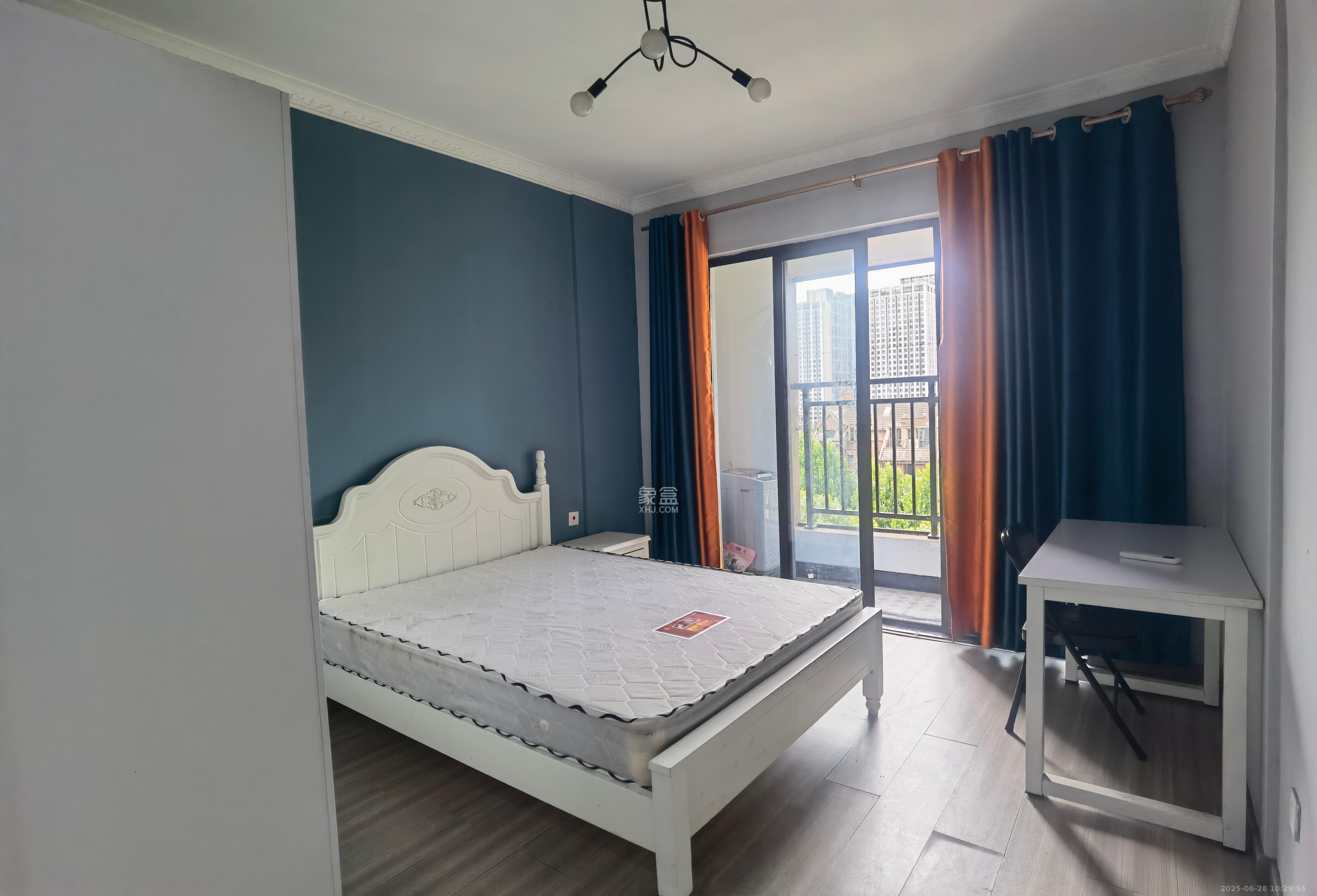 星湖湾二期高层  3室2厅2卫    2200.0元/月 星湖湾二期高层  3室2厅2卫    2200.0元/月室内图